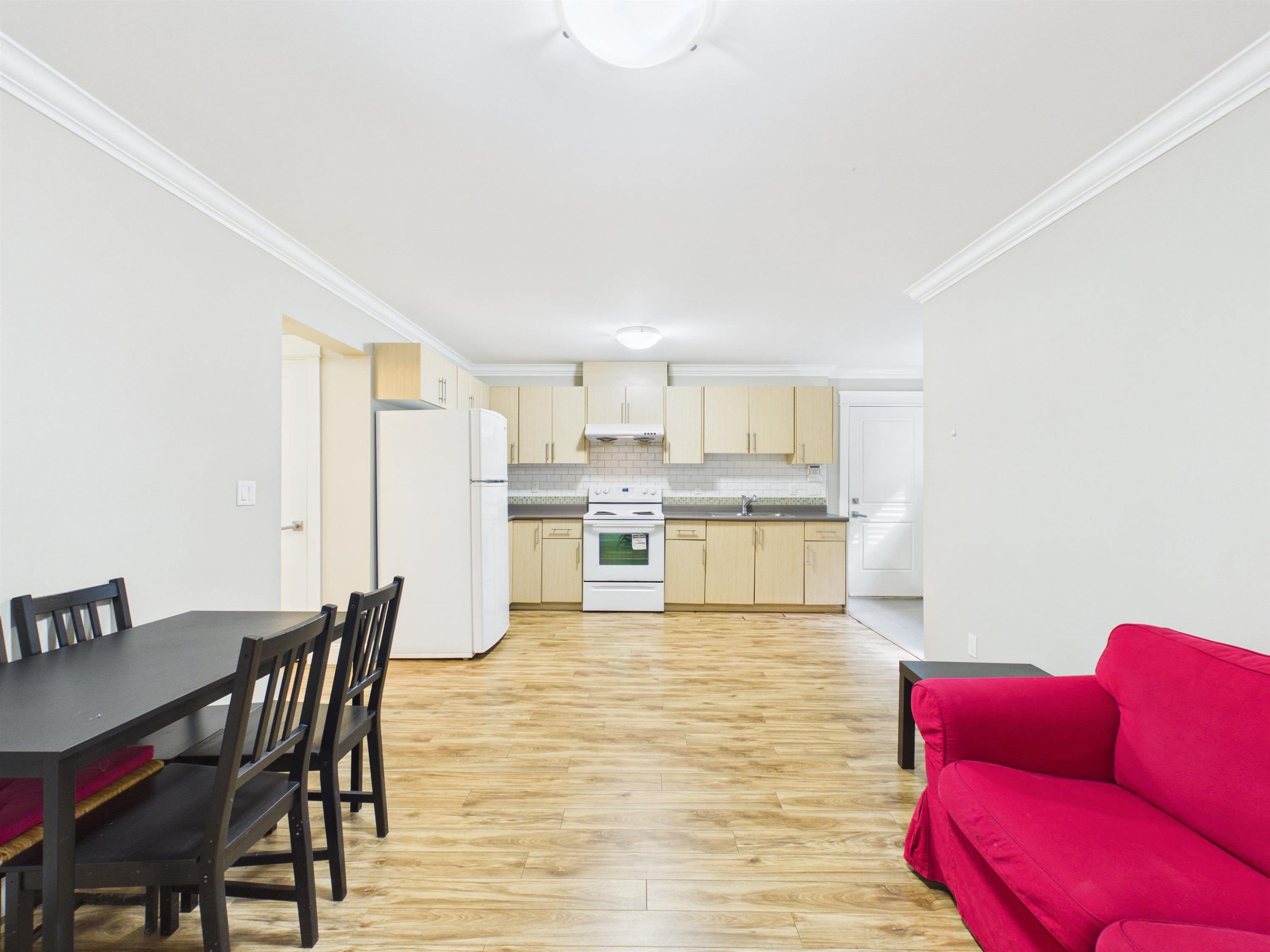 7320 Dow Avenue, Burnaby, BC - Indoor