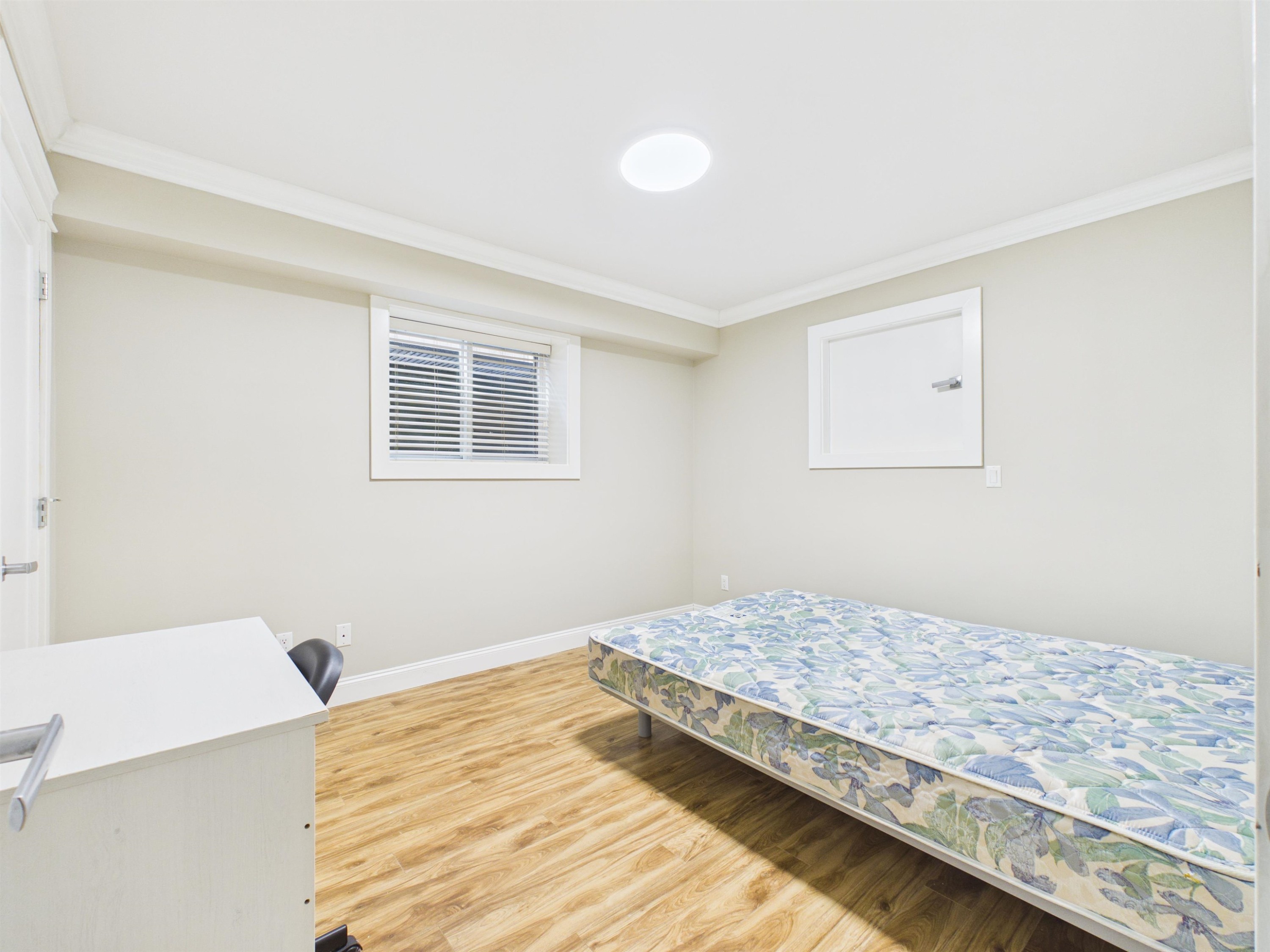7320 Dow Avenue, Burnaby, BC - Indoor Photo Showing Bedroom