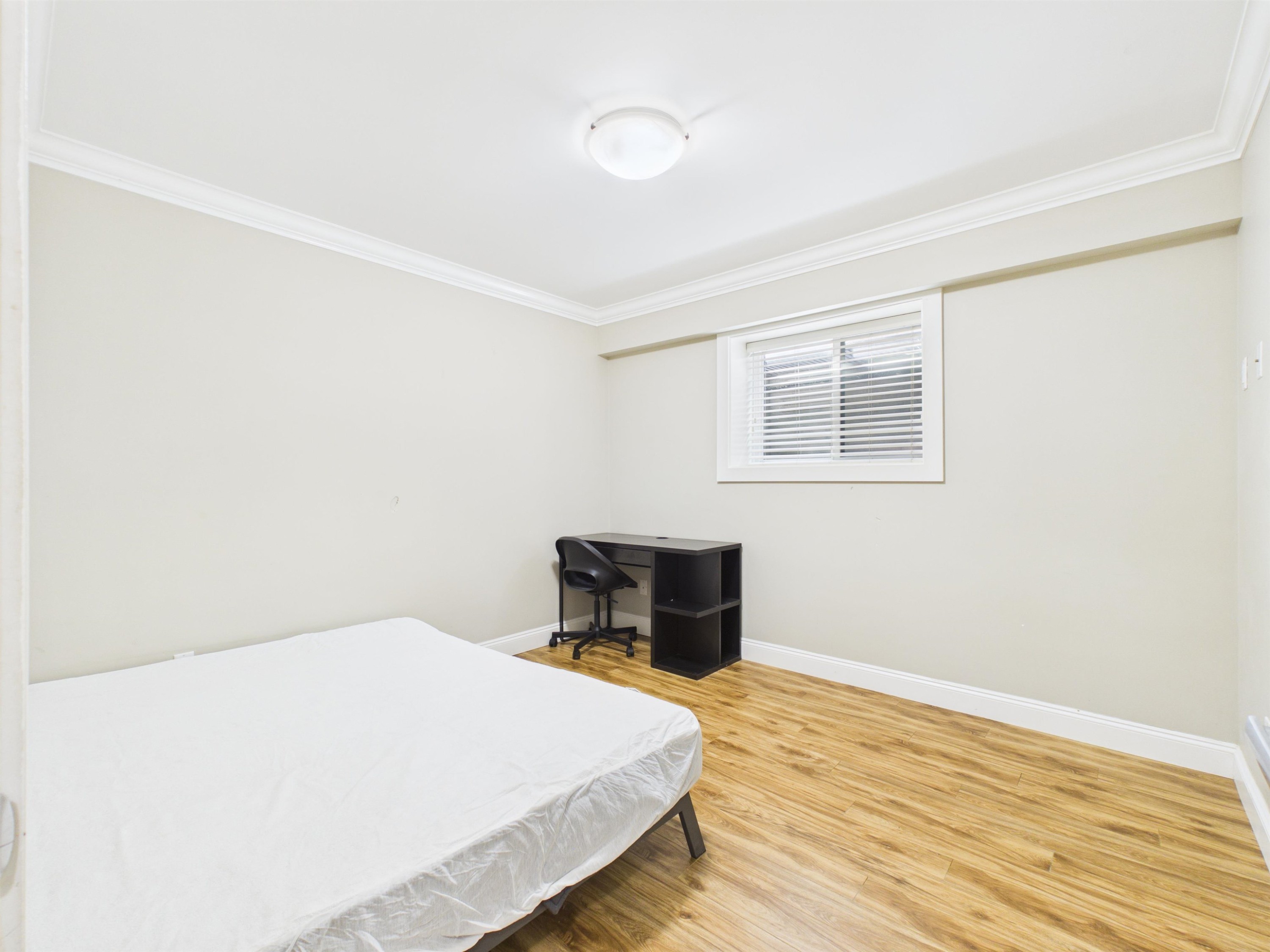7320 Dow Avenue, Burnaby, BC - Indoor Photo Showing Bedroom