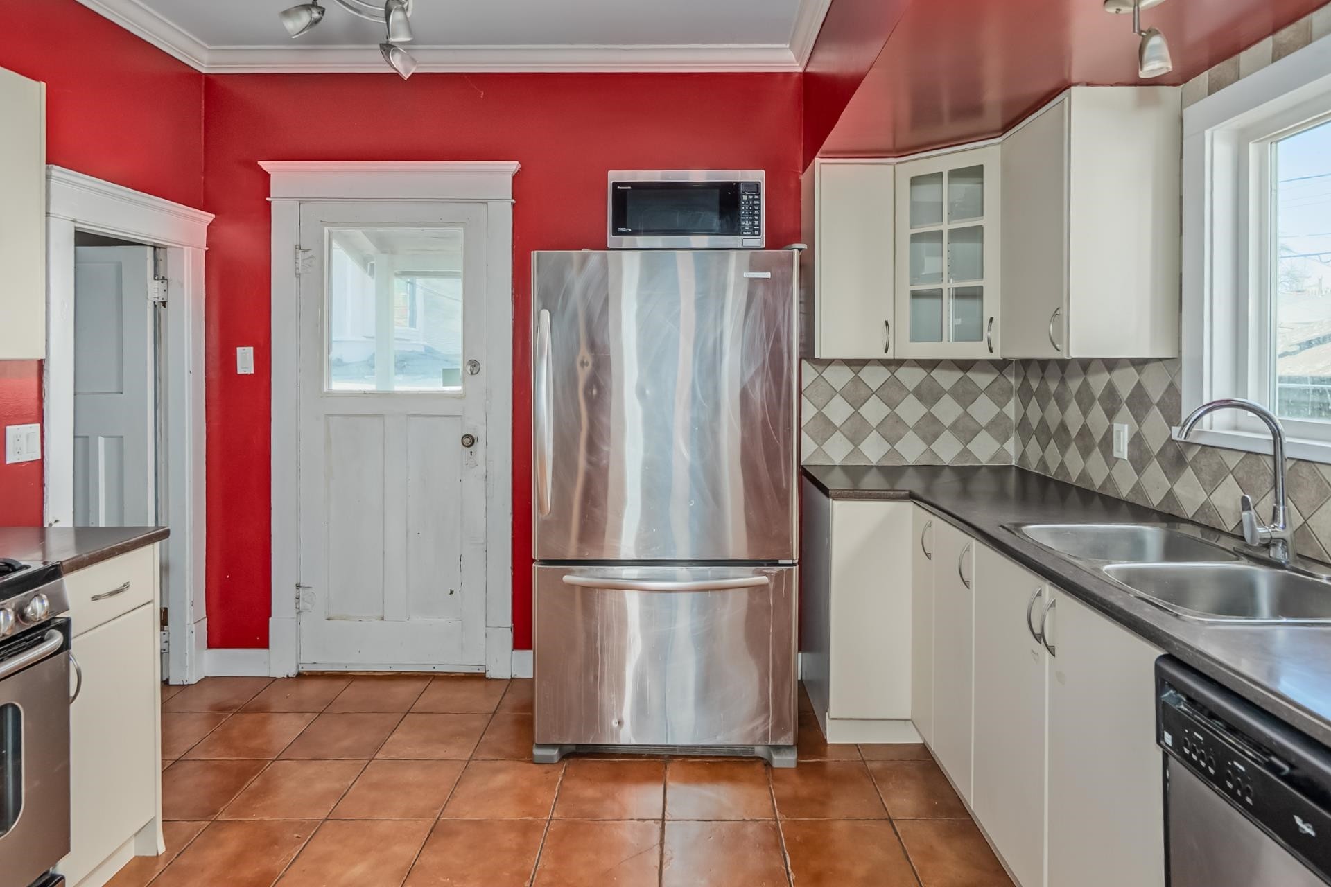 6085 Quebec Street, Vancouver, BC
