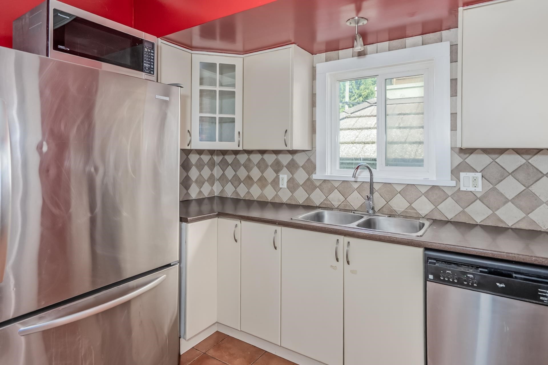 6085 Quebec Street, Vancouver, BC