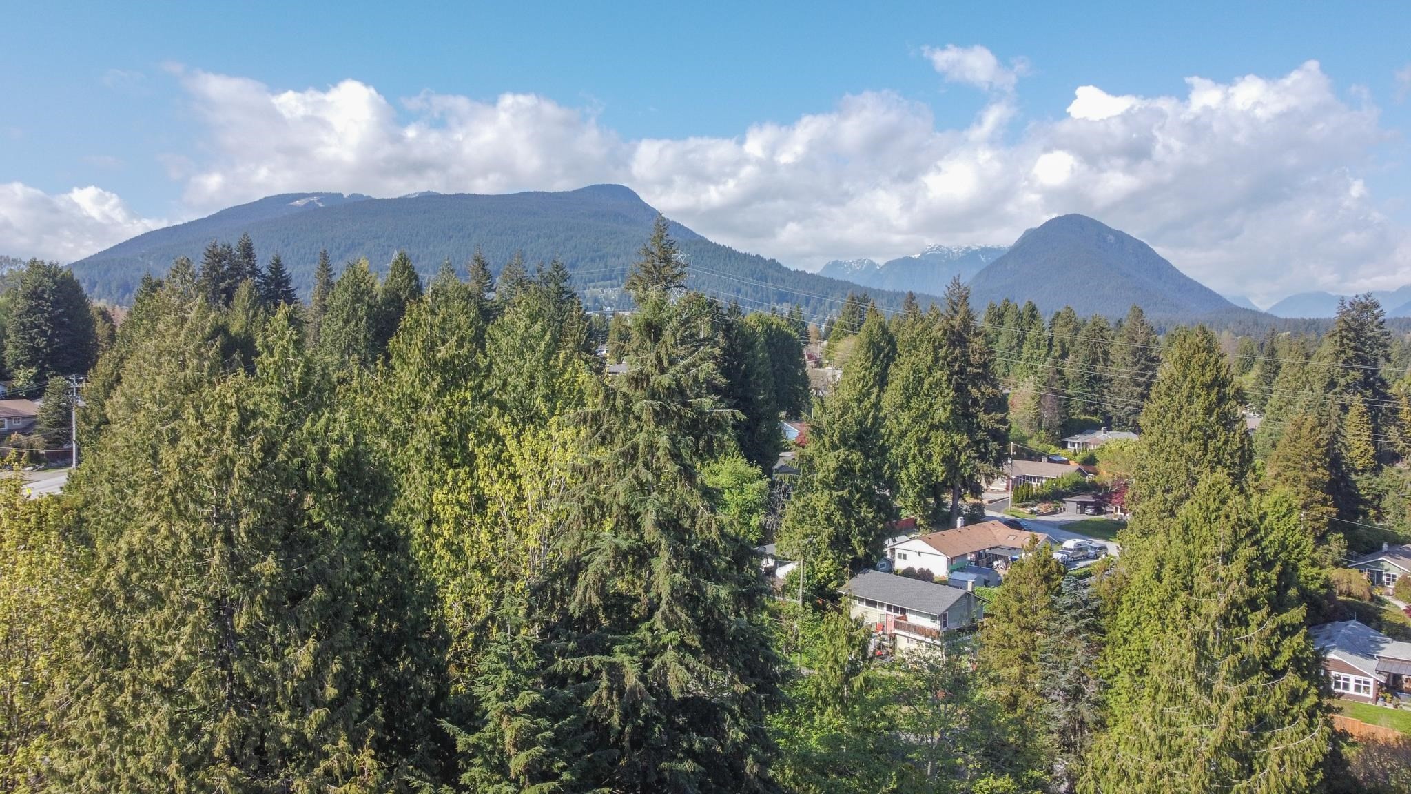 1352 16Th Street E, North Vancouver, BC