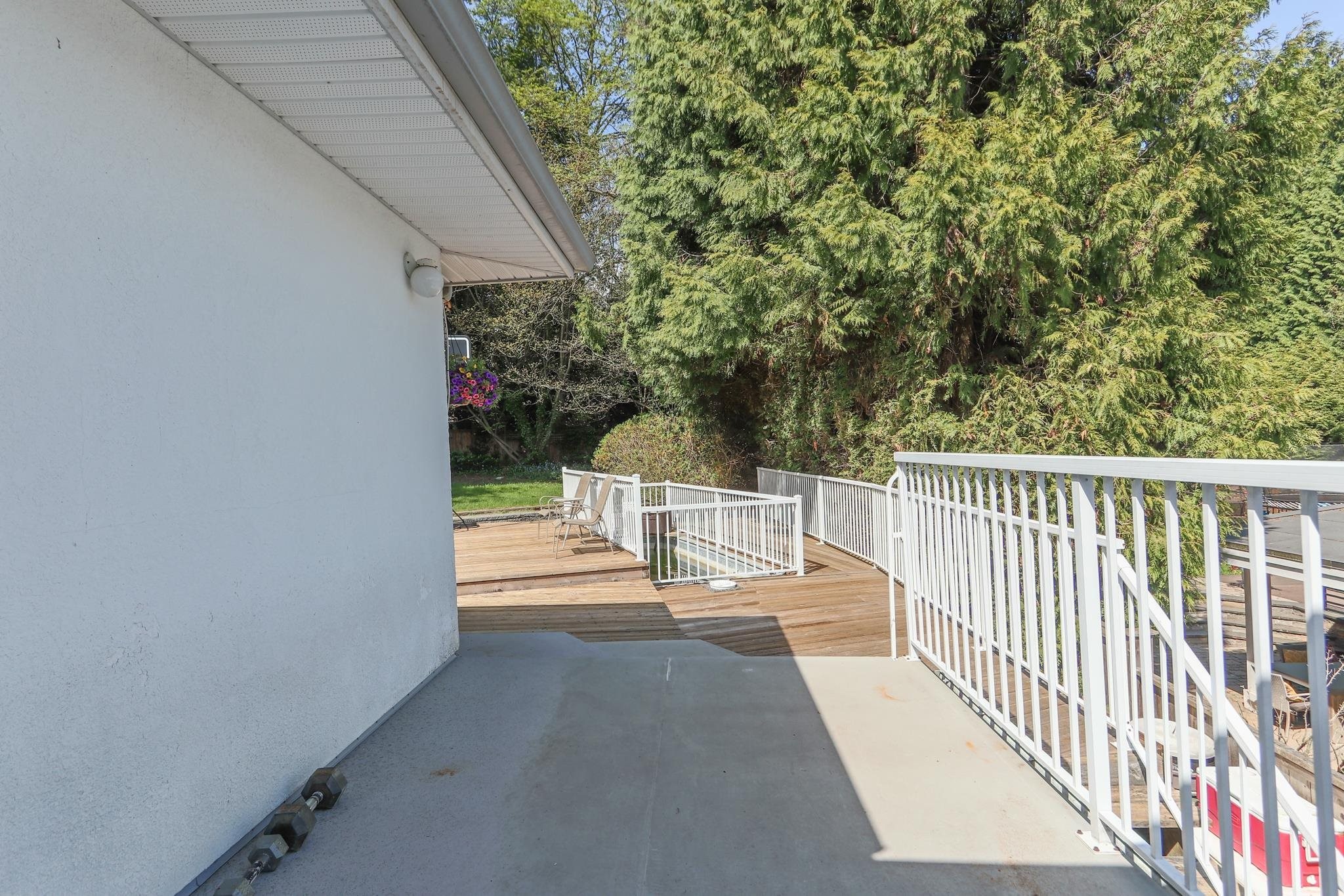 1352 16Th Street E, North Vancouver, BC