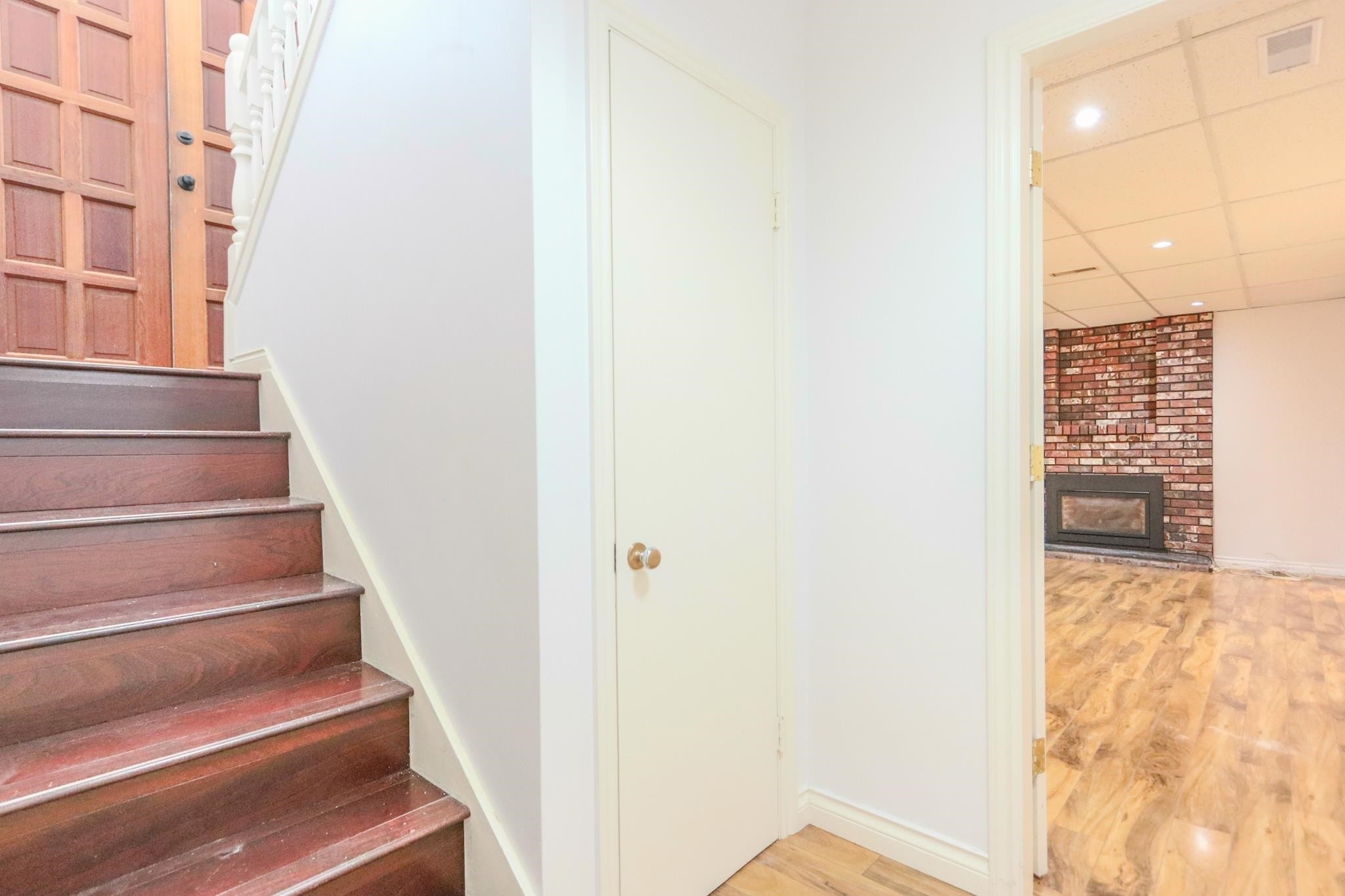 1352 16Th Street E, North Vancouver, BC