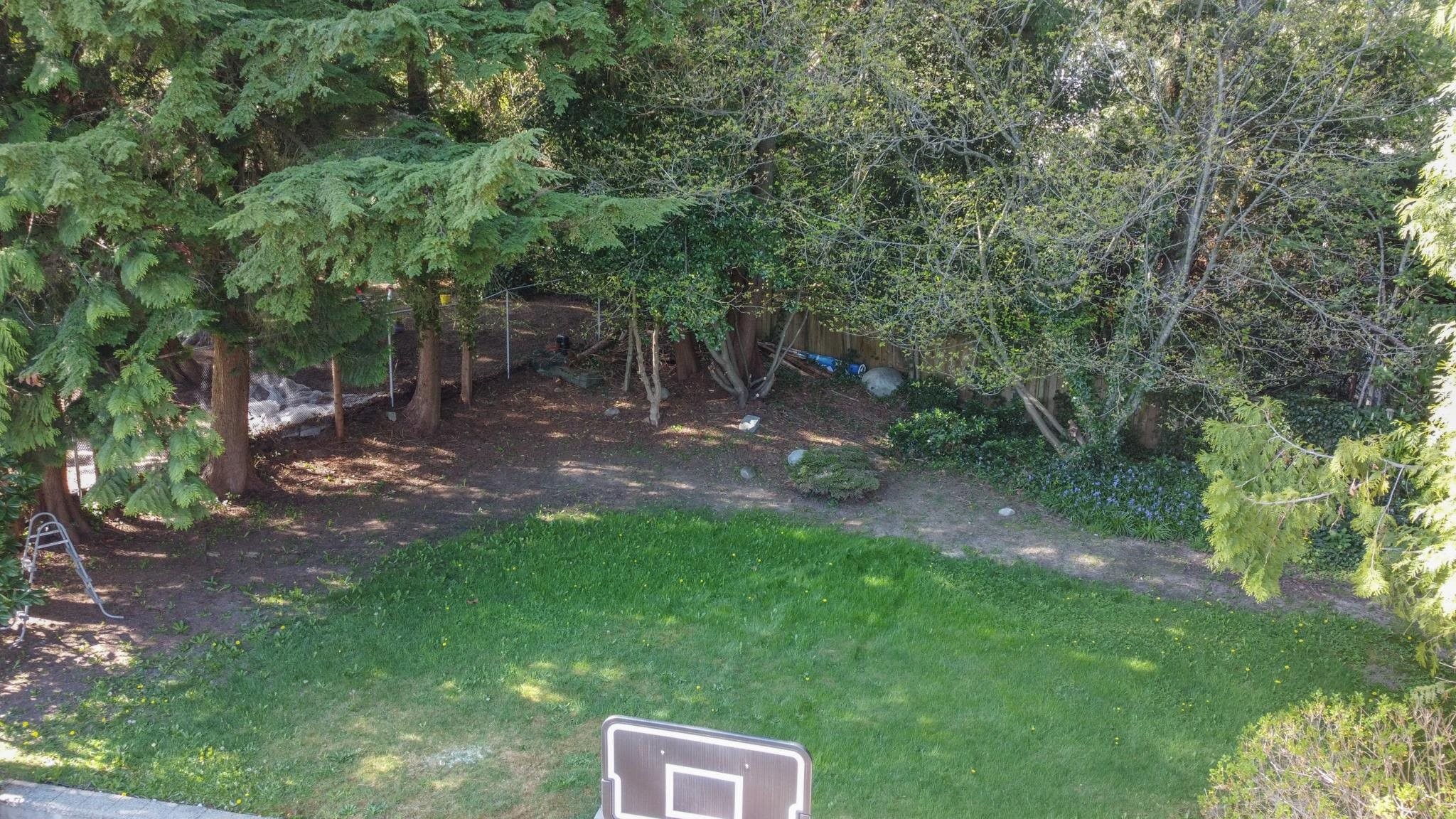 1352 16Th Street E, North Vancouver, BC