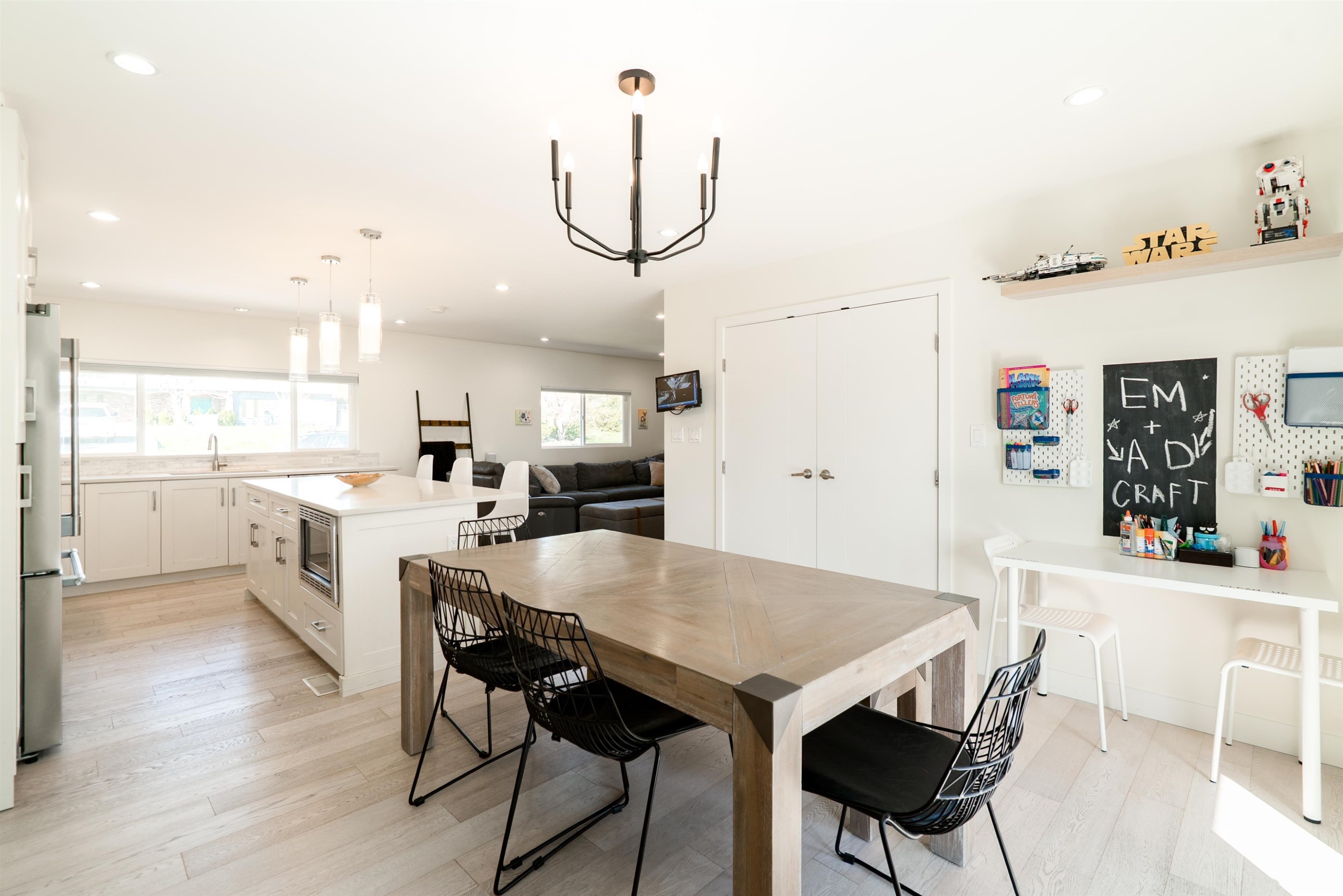 1056 Dansey Avenue, Coquitlam, BC