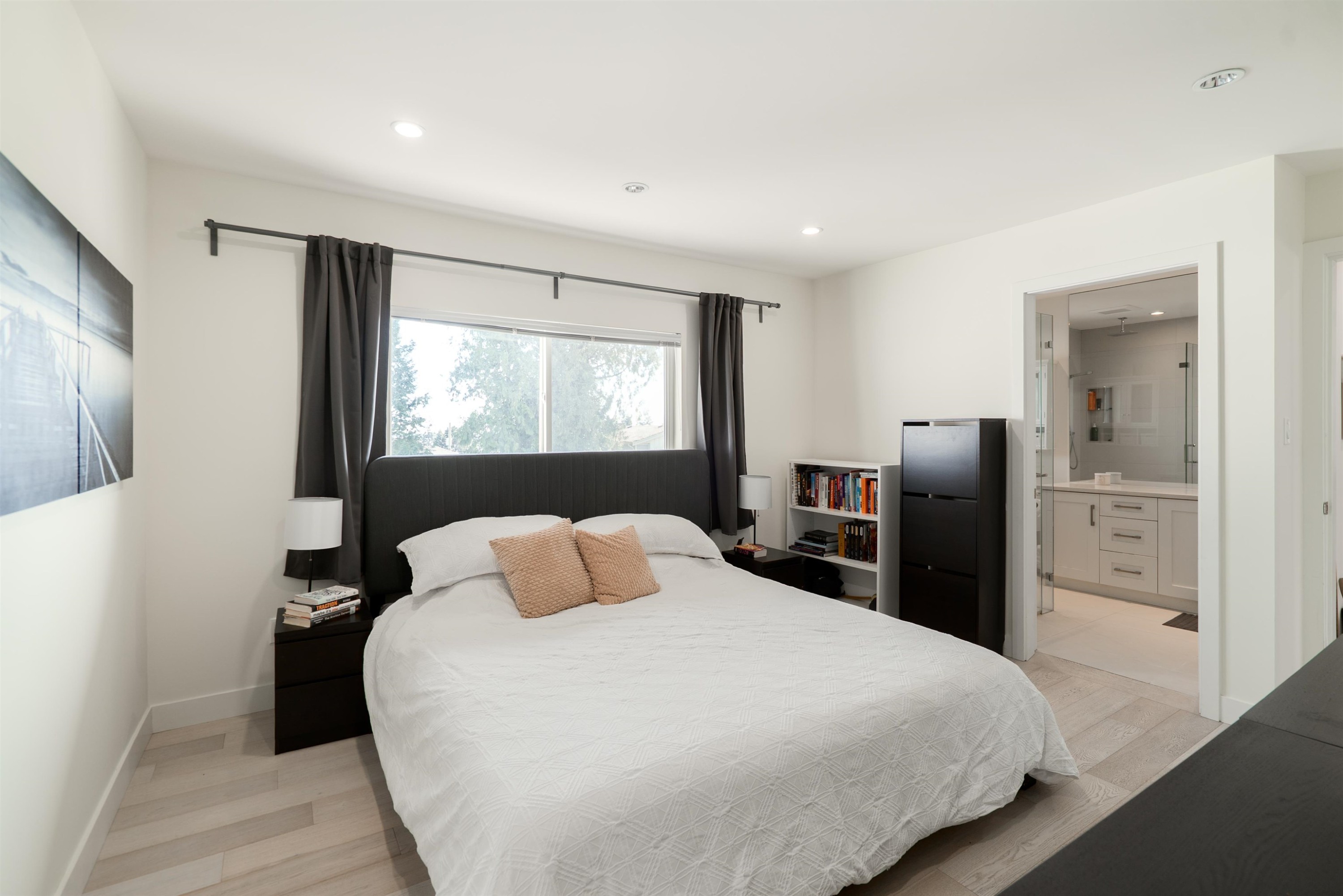 1056 Dansey Avenue, Coquitlam, BC