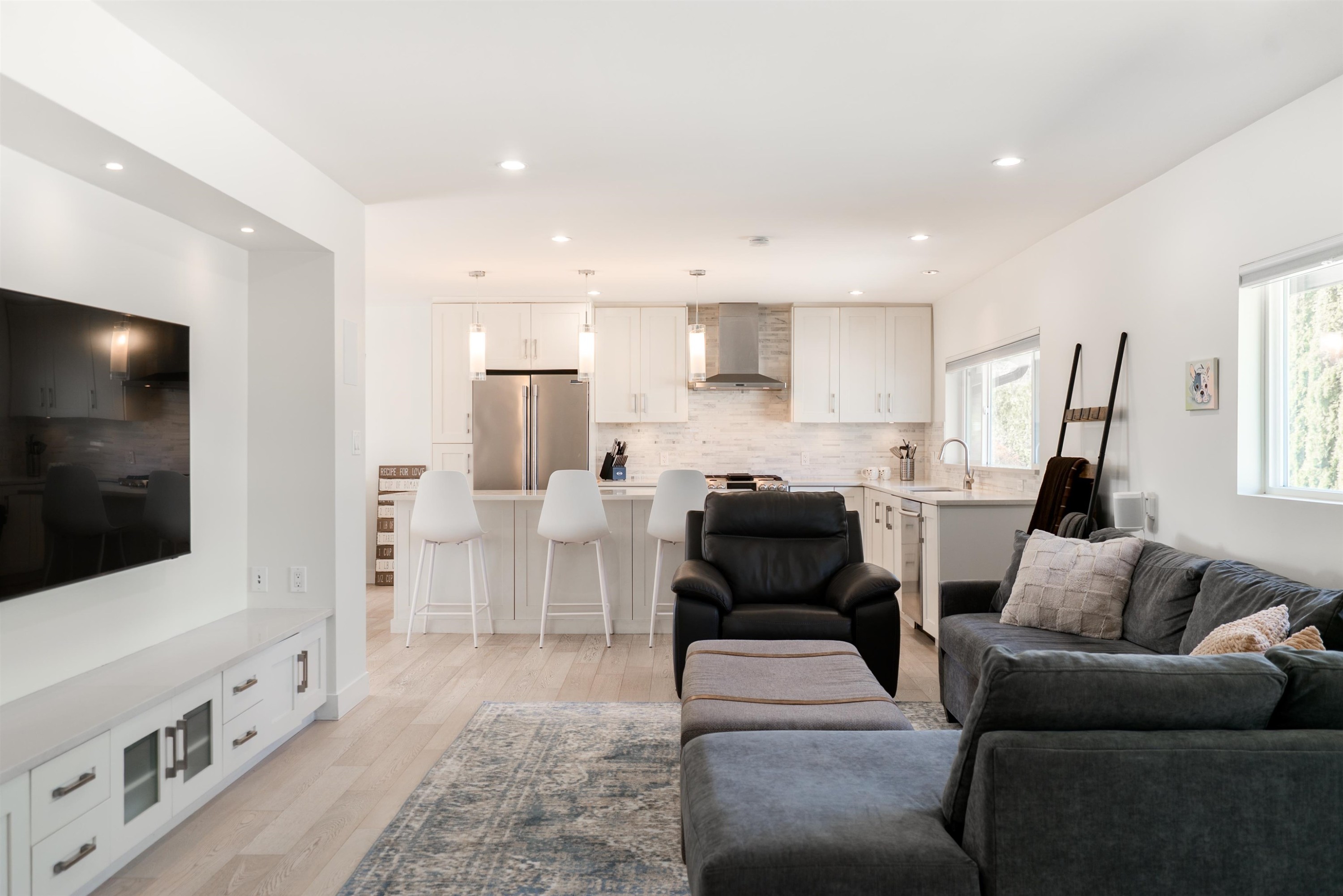 1056 Dansey Avenue, Coquitlam, BC