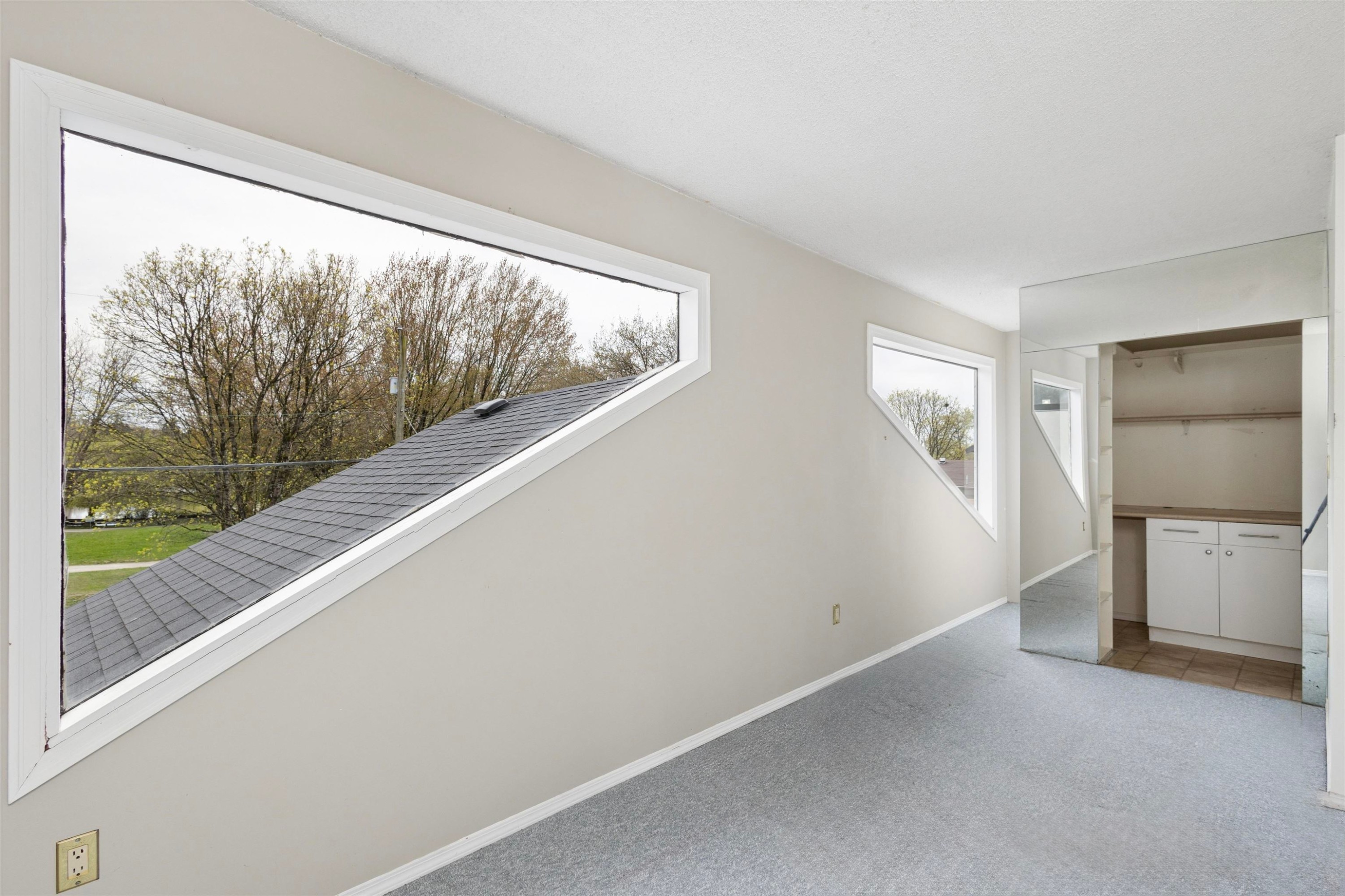 2056 13Th Avenue E, Vancouver, BC