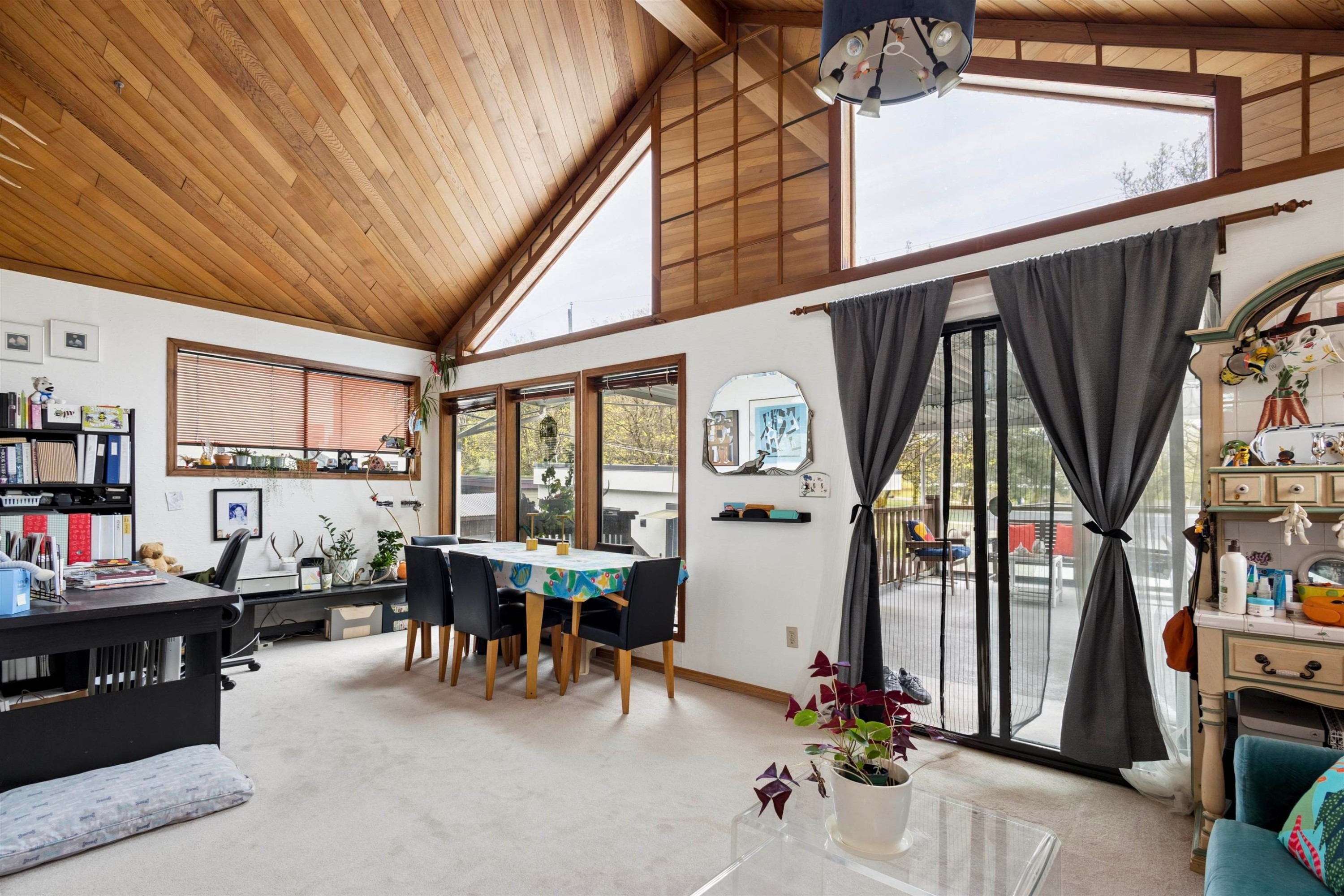2056 13Th Avenue E, Vancouver, BC
