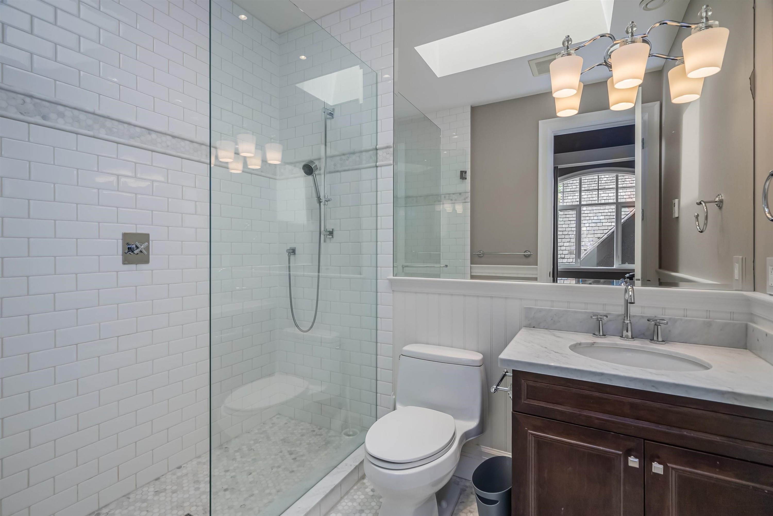 2638 Queens Avenue, West Vancouver, BC