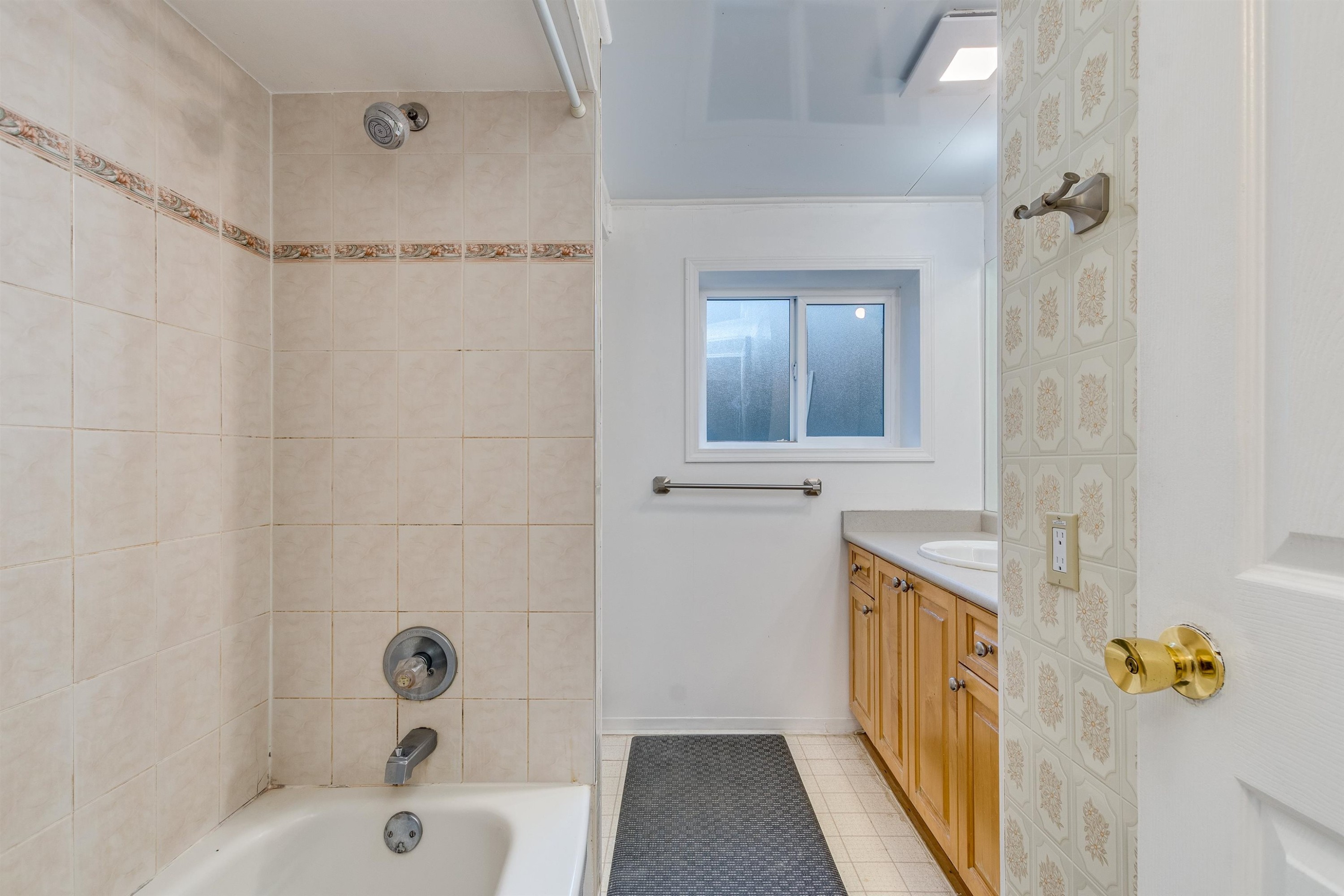 760 Grover Avenue, Coquitlam, BC