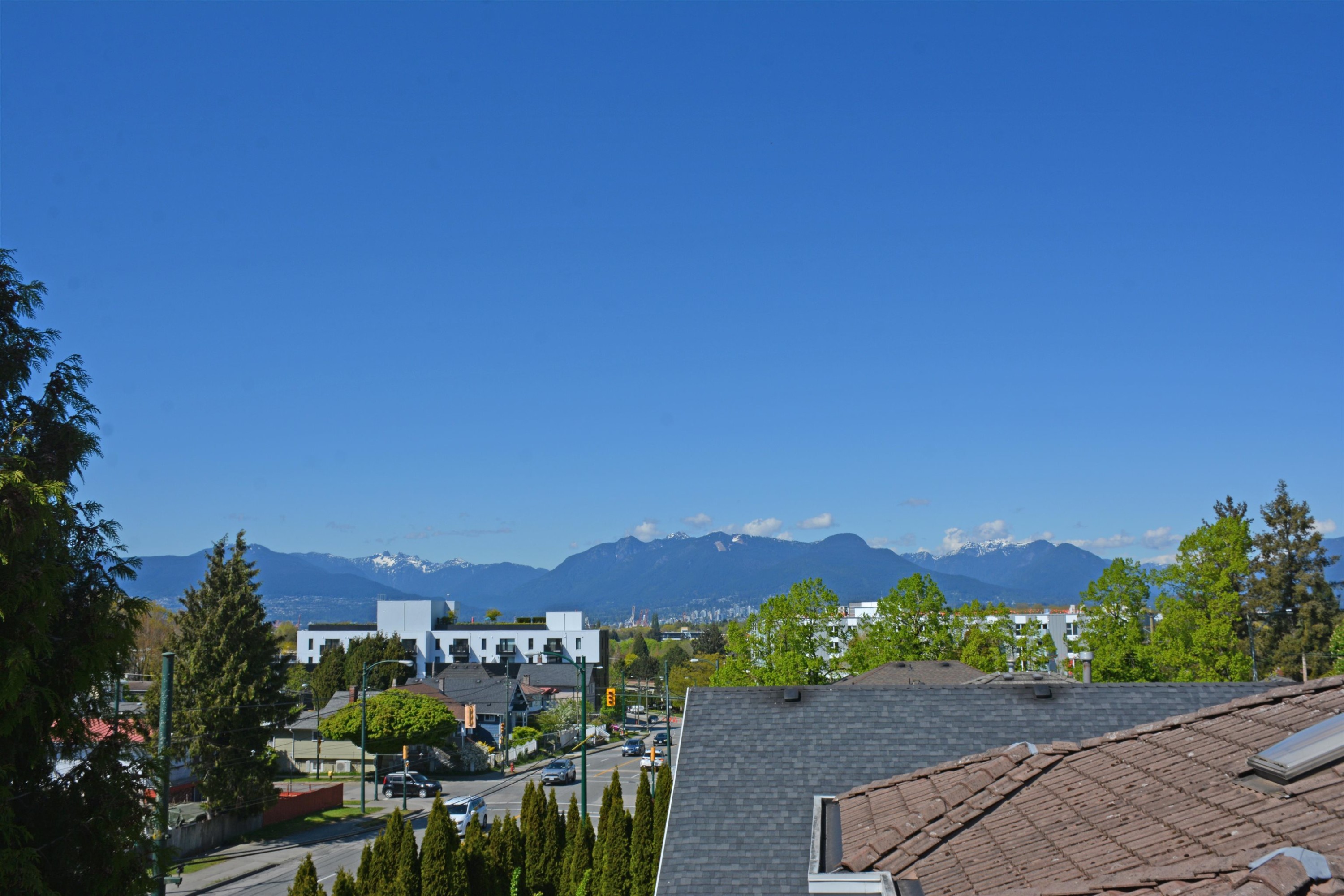 2-2017 23Rd Avenue E, Vancouver, BC - Outdoor With View