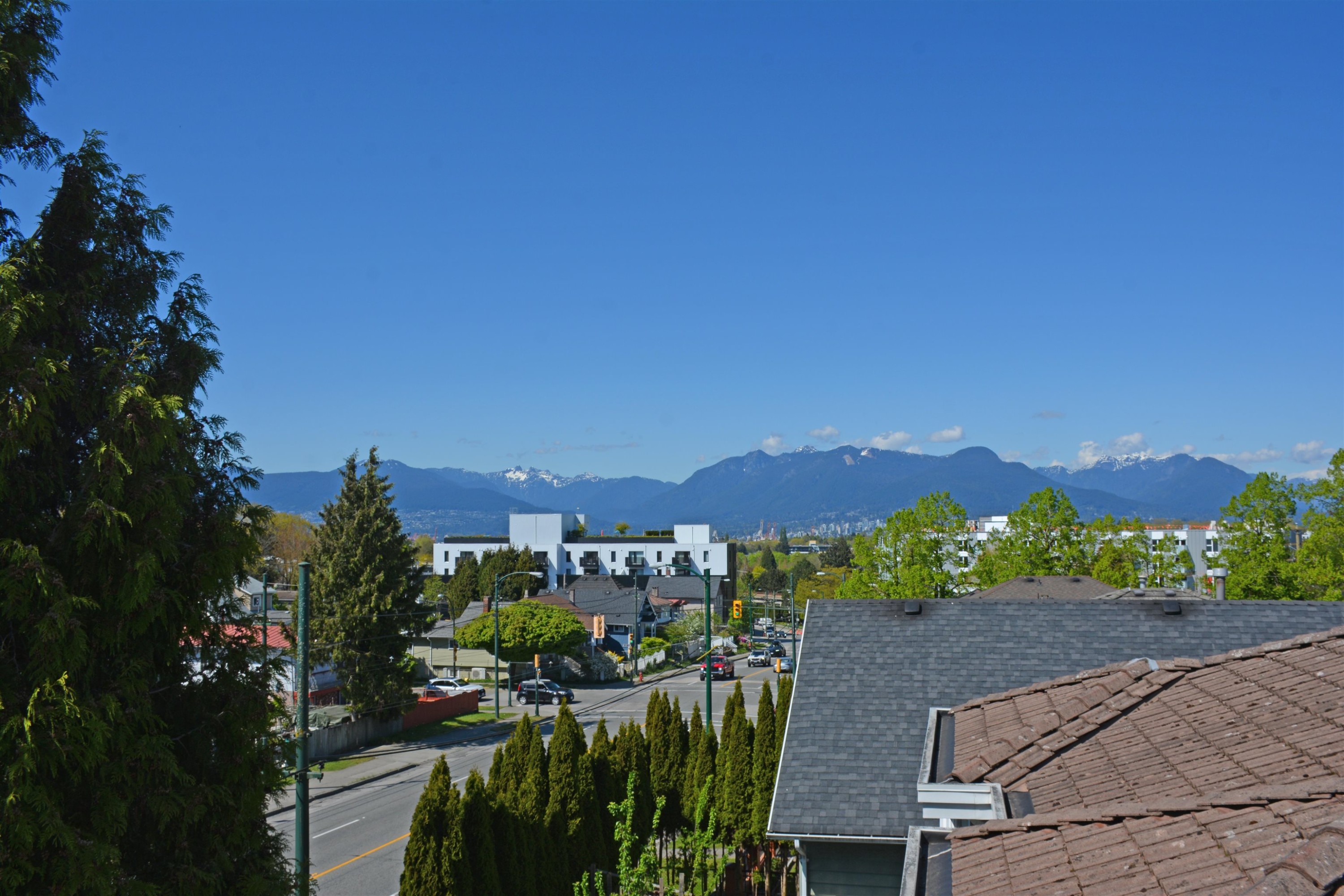 2-2017 23Rd Avenue E, Vancouver, BC - Outdoor With View