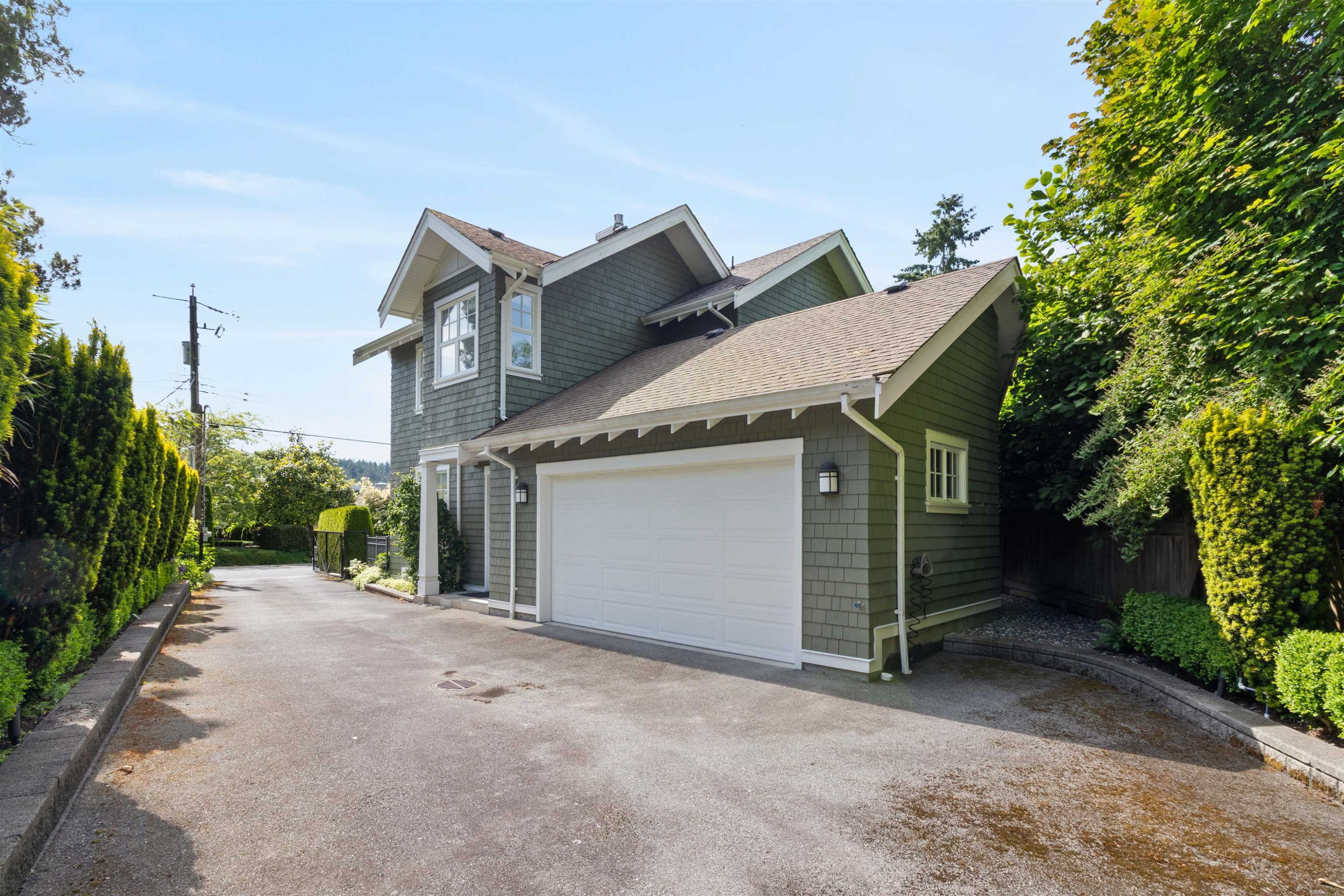 4379 Ross Crescent, West Vancouver, BC