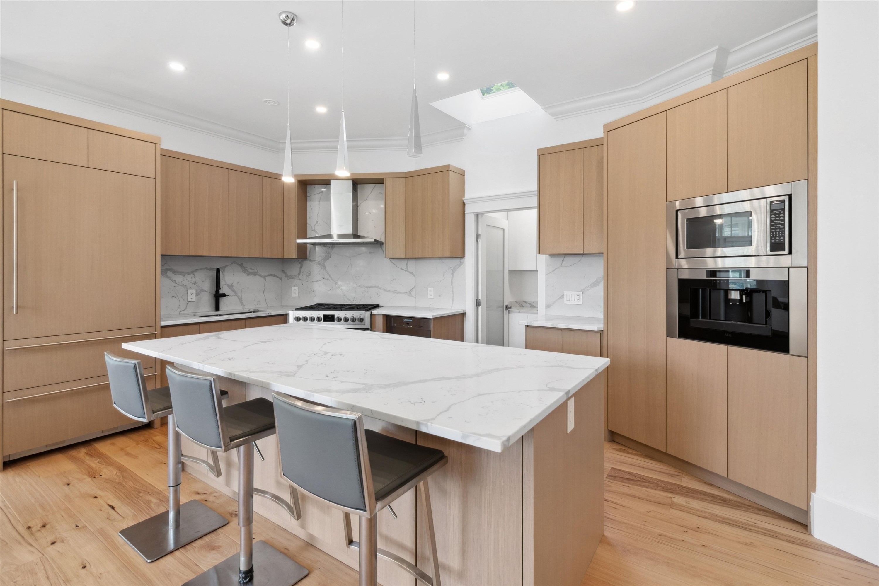 4379 Ross Crescent, West Vancouver, BC