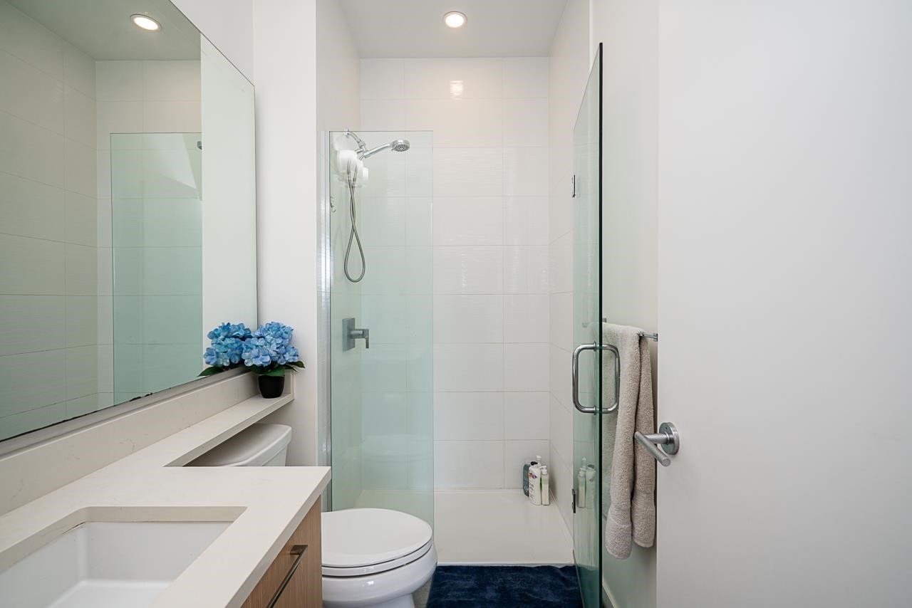 5423 Lougheed Highway, Burnaby, BC