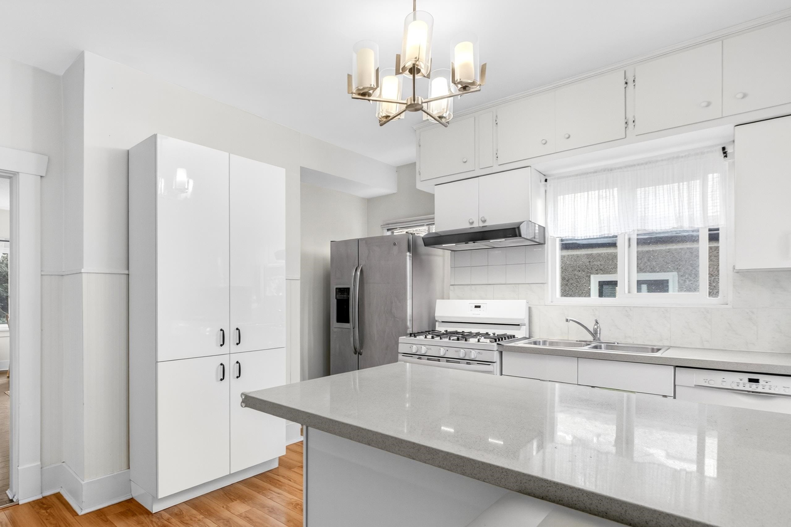 2975 8Th Avenue W, Vancouver, BC