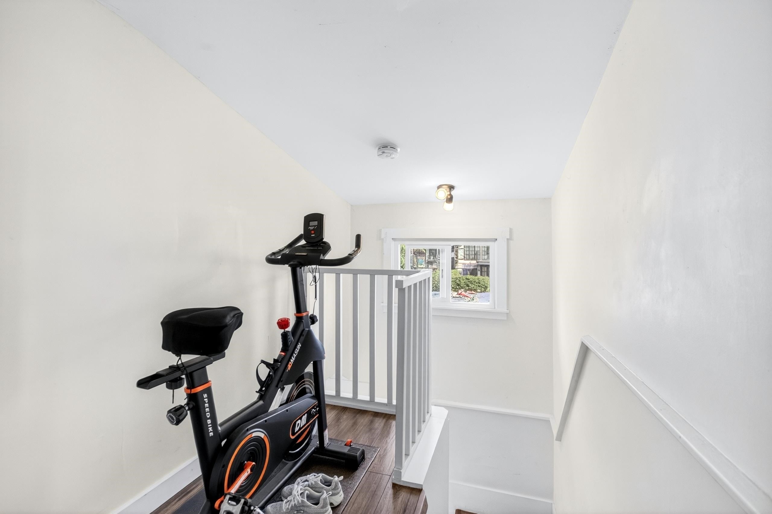 2975 8Th Avenue W, Vancouver, BC