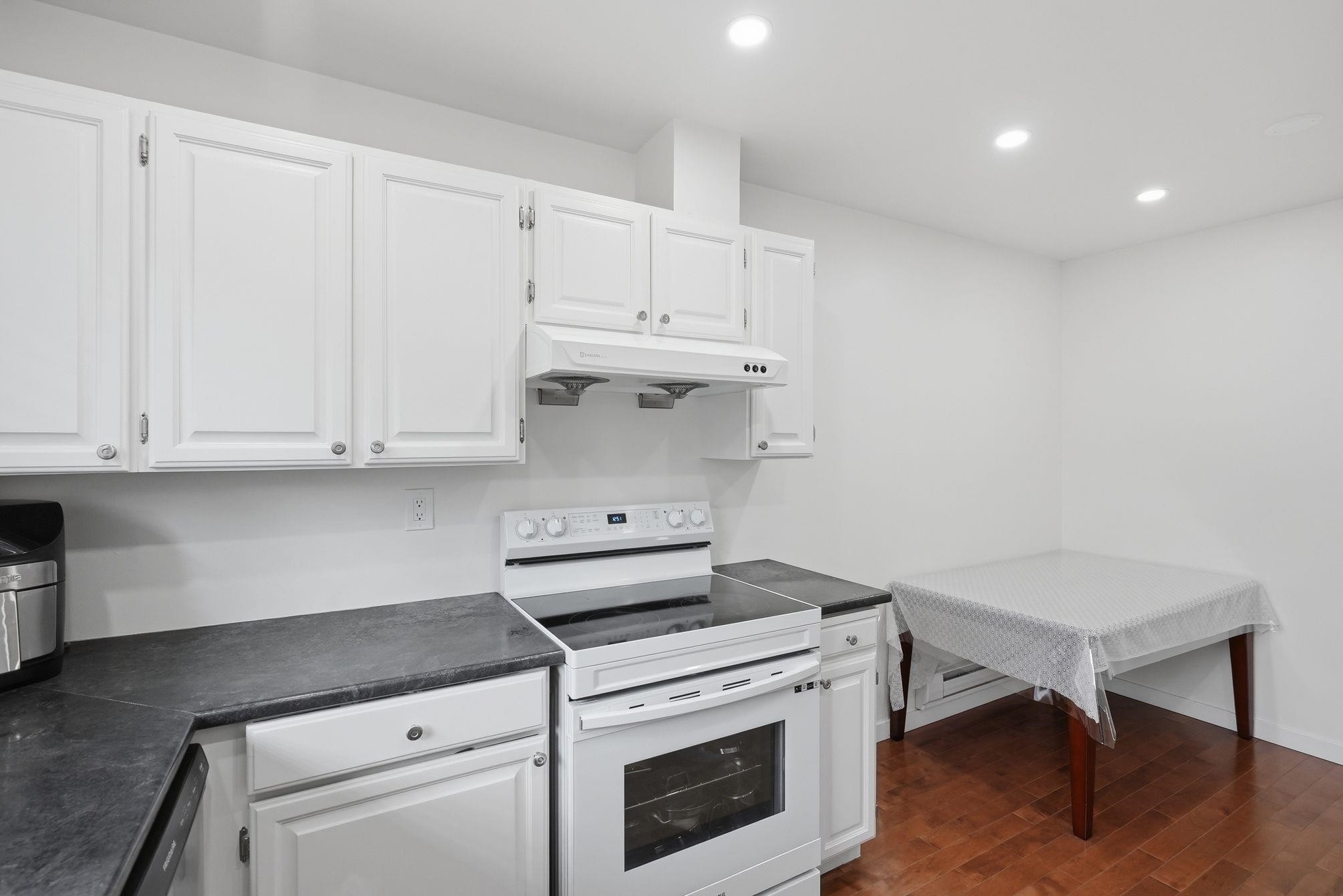 7506 Westbank Place, Vancouver, BC