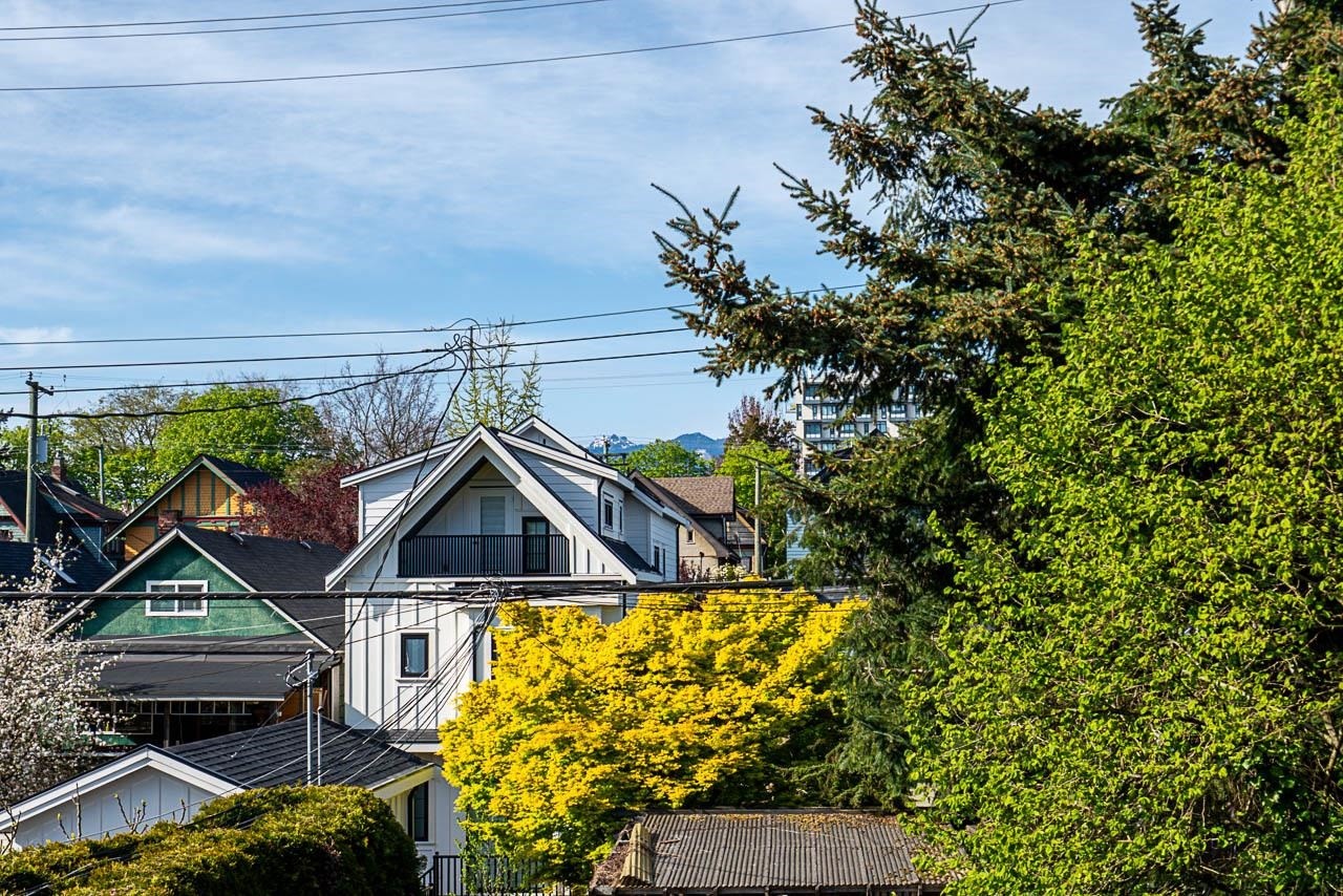 1623 12Th Avenue E, Vancouver, BC