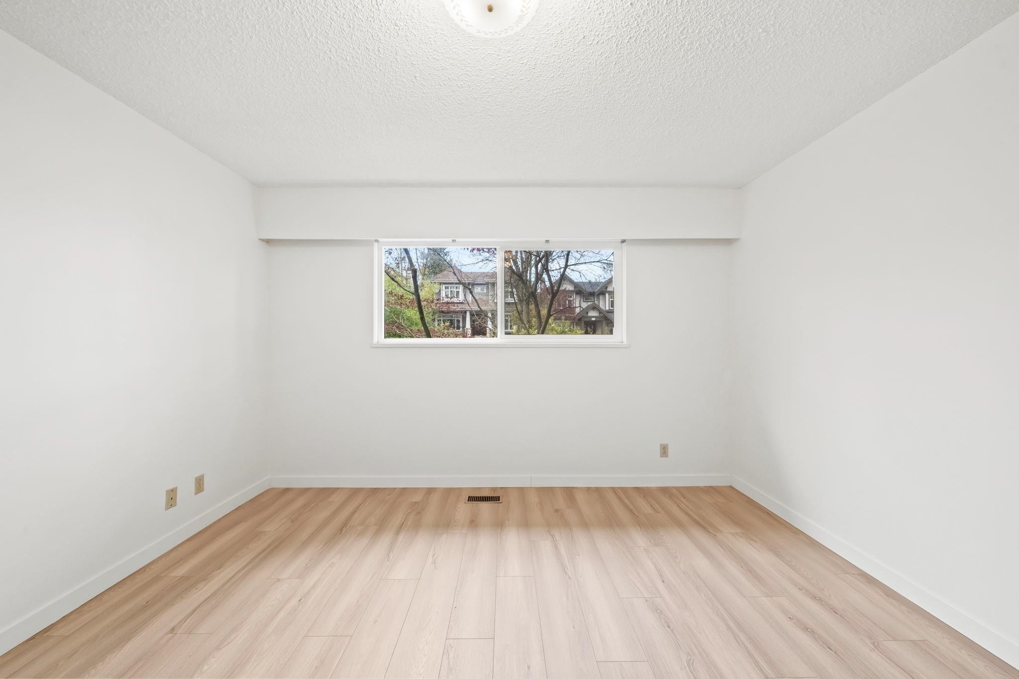 532 64Th Avenue W, Vancouver, BC