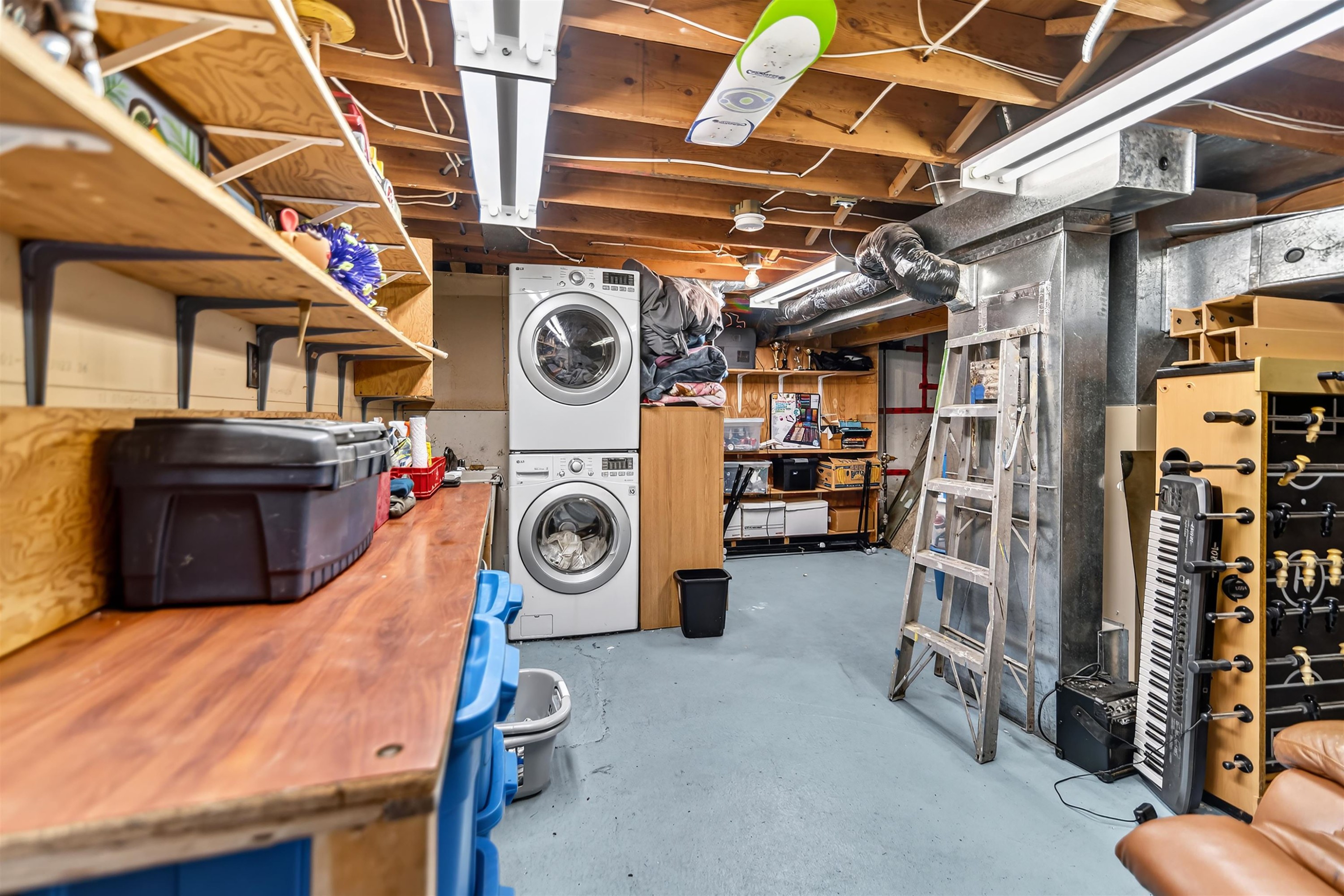 5796 Trail Avenue, Sechelt, BC - Indoor Photo Showing Other Room