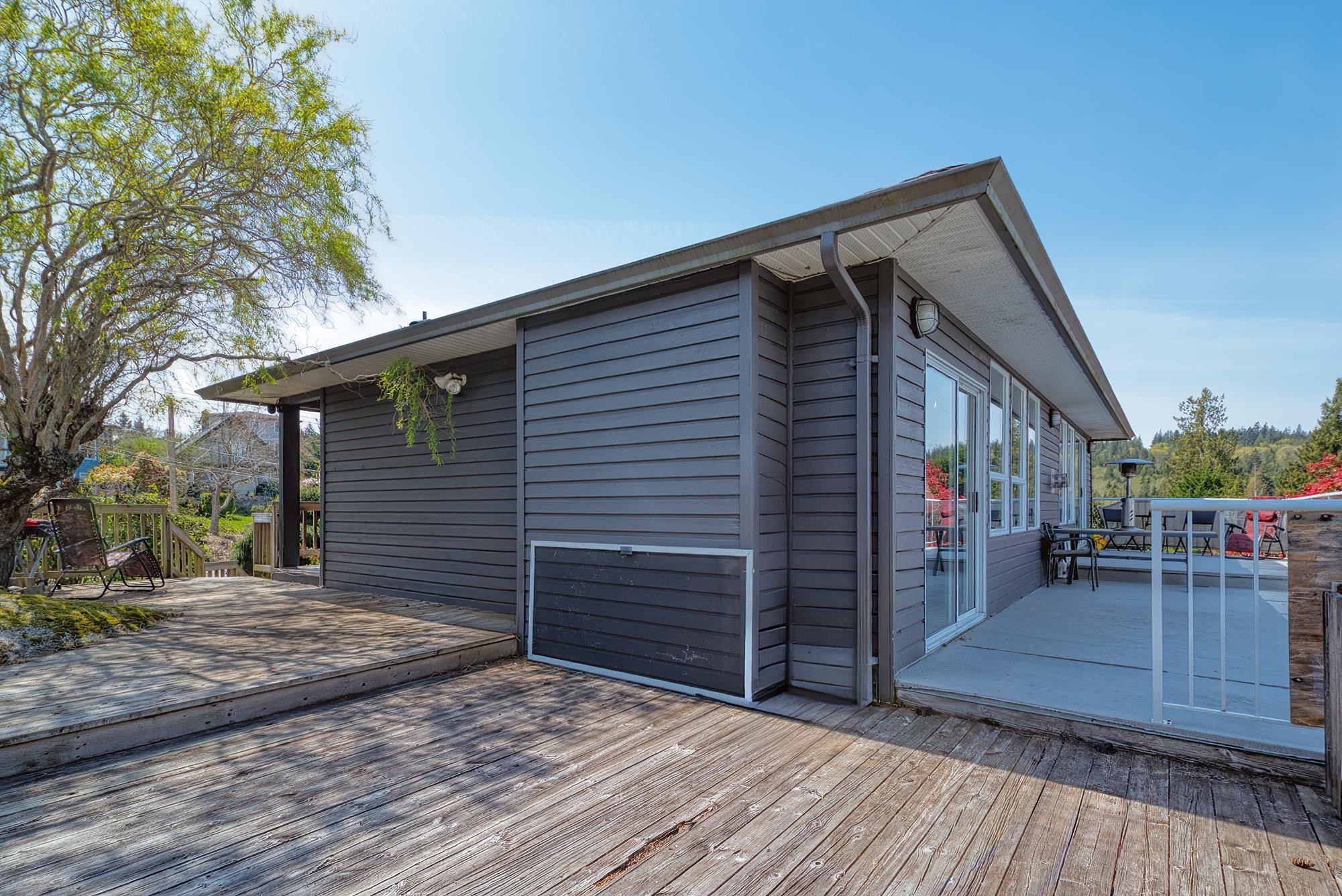 5796 Trail Avenue, Sechelt, BC - Outdoor With Exterior