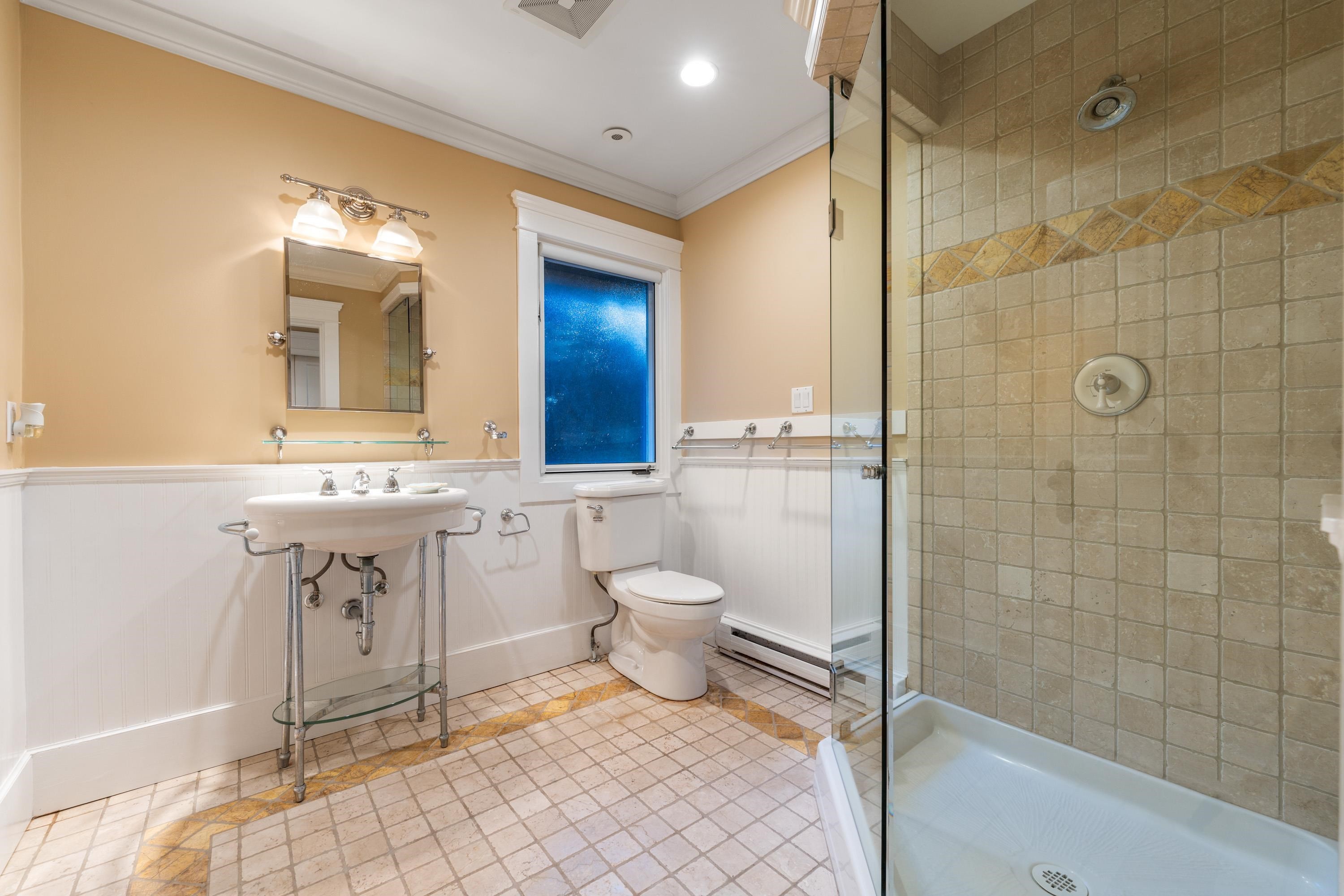 366 Keith Road, West Vancouver, BC