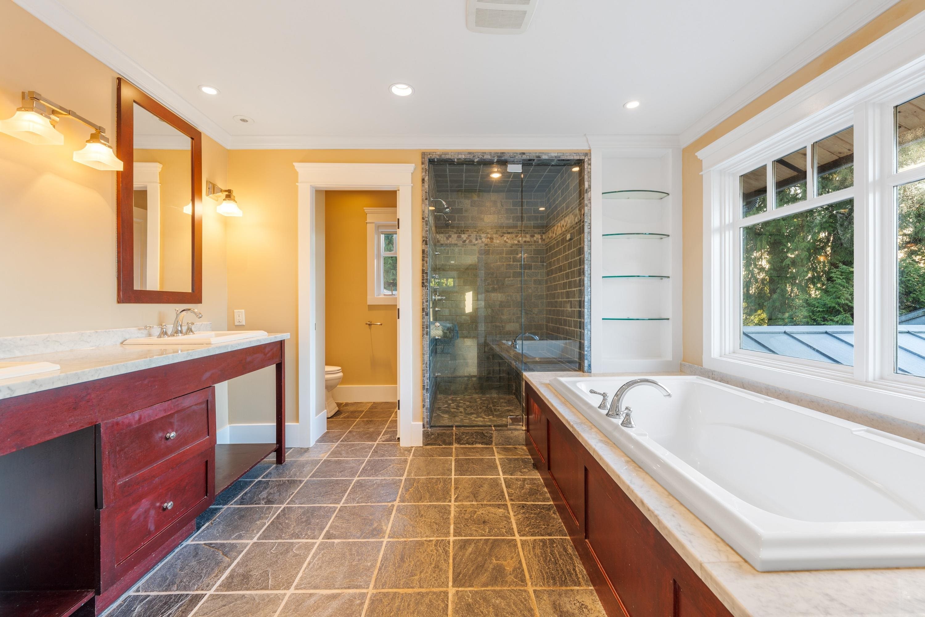 366 Keith Road, West Vancouver, BC