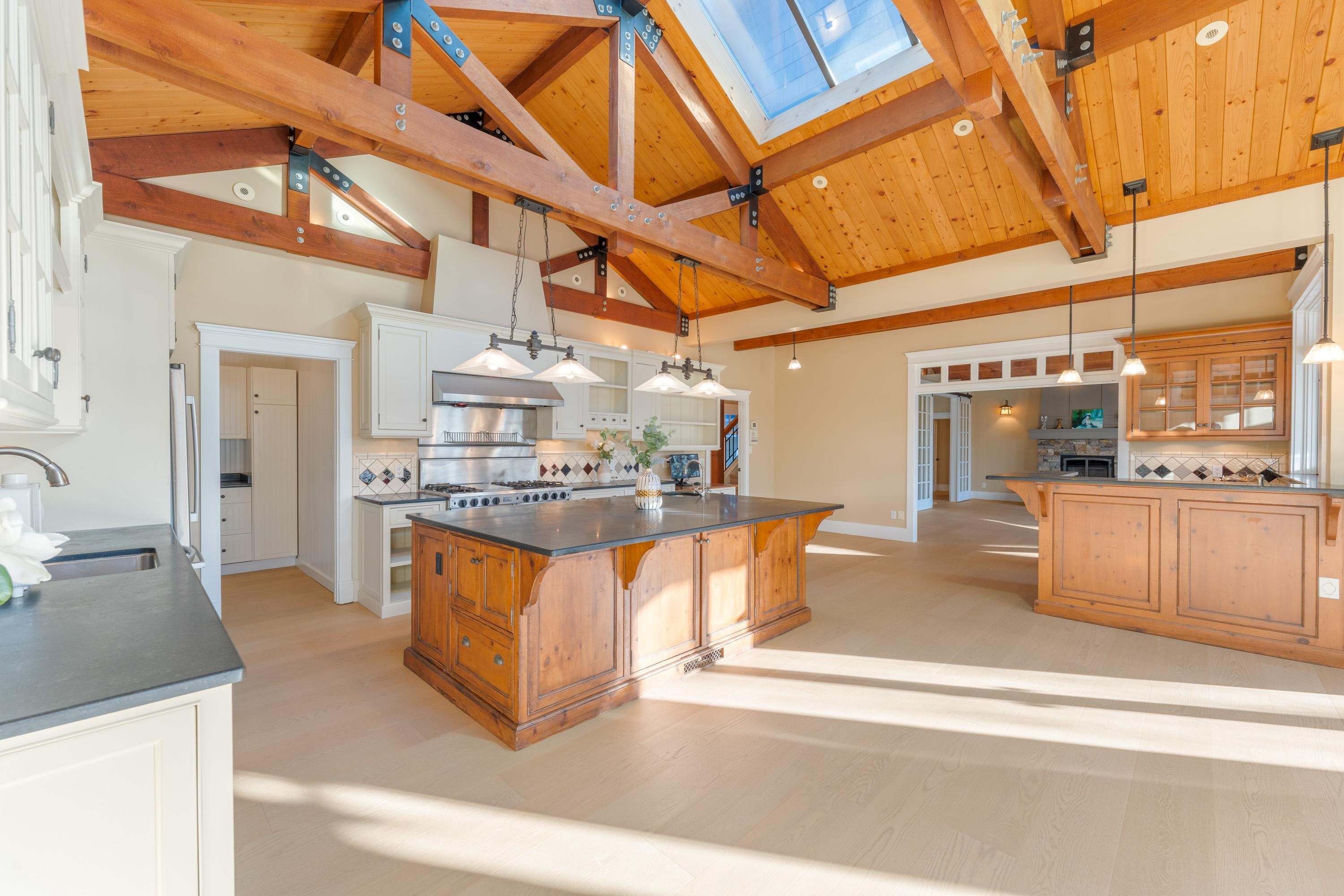 366 Keith Road, West Vancouver, BC