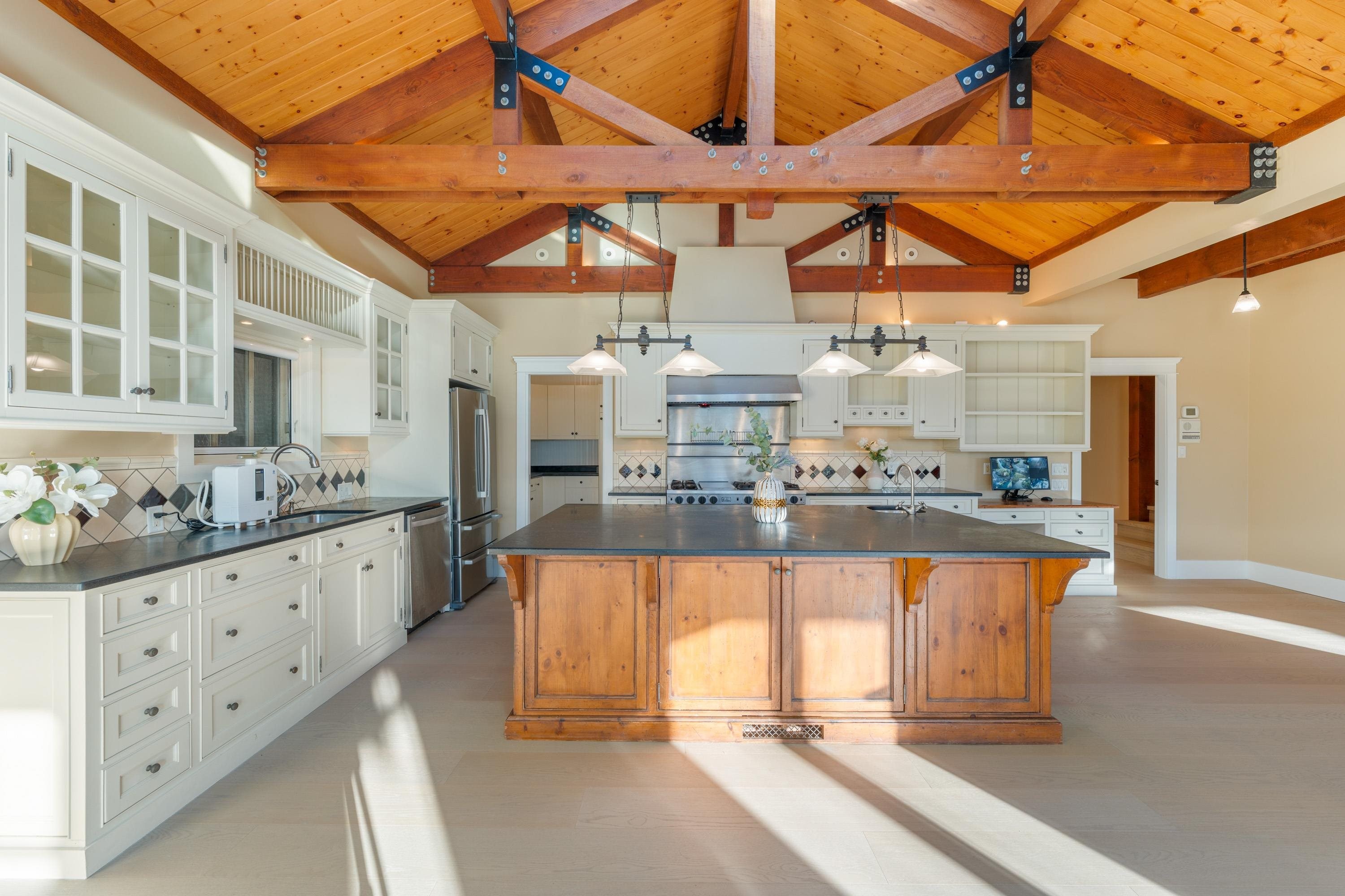 366 Keith Road, West Vancouver, BC