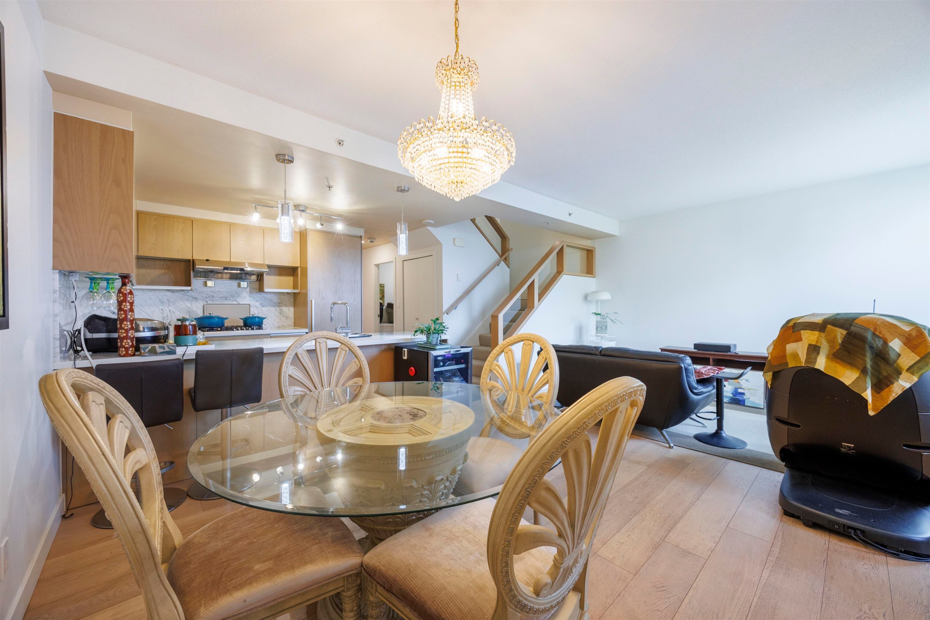 6590 Nelson Avenue, Burnaby, BC