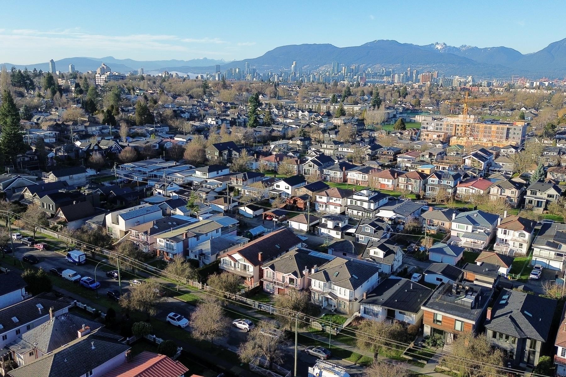 591 28Th Avenue E, Vancouver, BC
