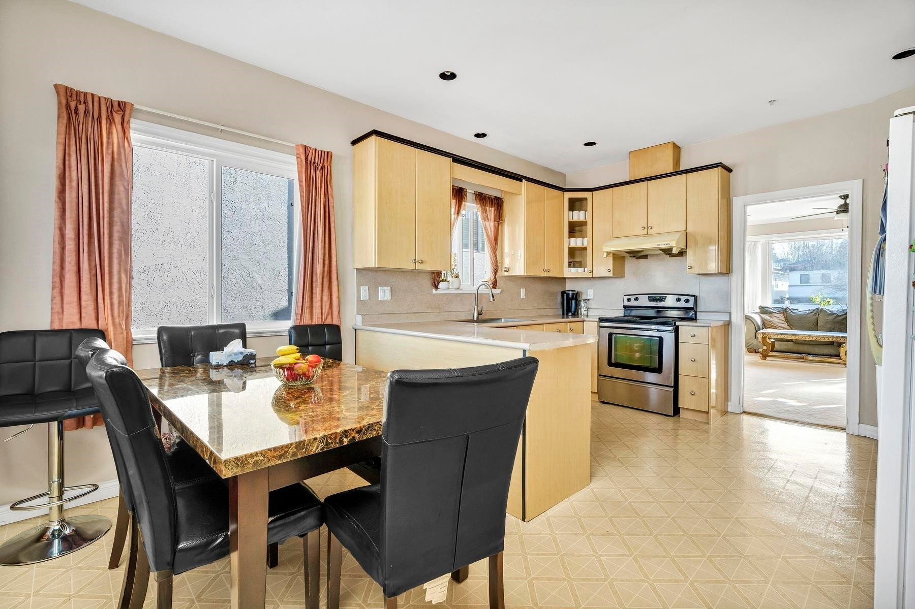 591 28Th Avenue E, Vancouver, BC