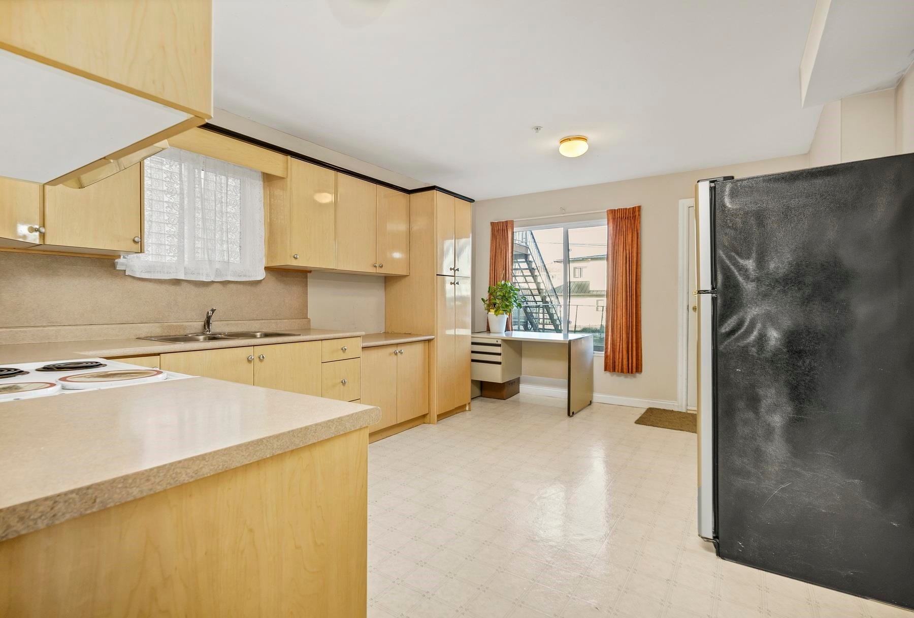 591 28Th Avenue E, Vancouver, BC