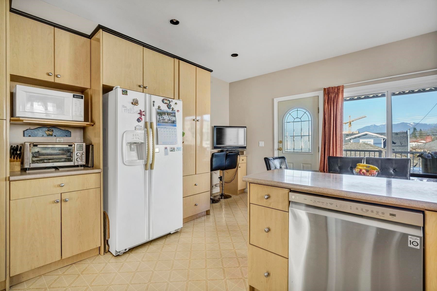 591 28Th Avenue E, Vancouver, BC
