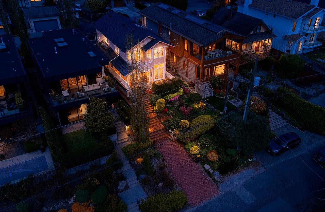 1183 Duchess Avenue, West Vancouver, BC