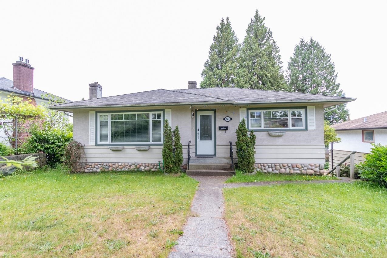 341 24Th Street W, North Vancouver, BC