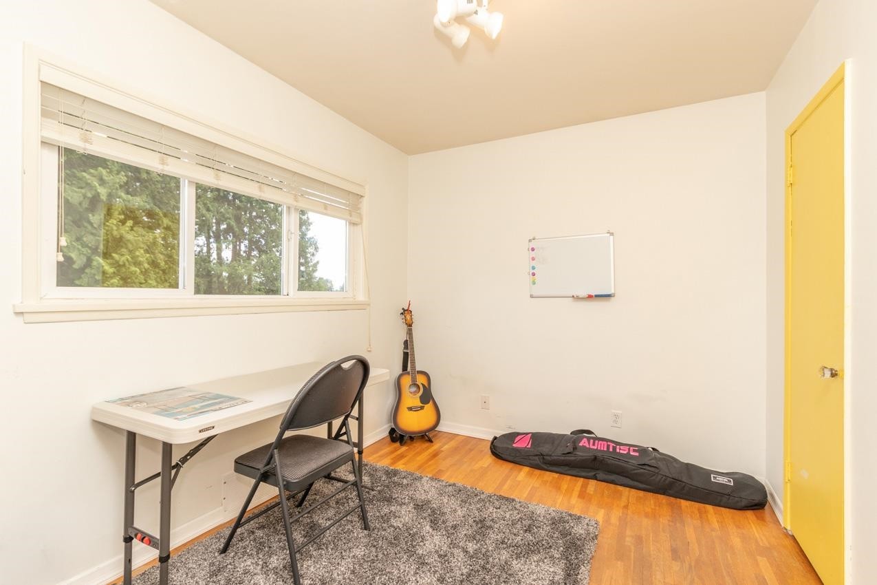 341 24Th Street W, North Vancouver, BC