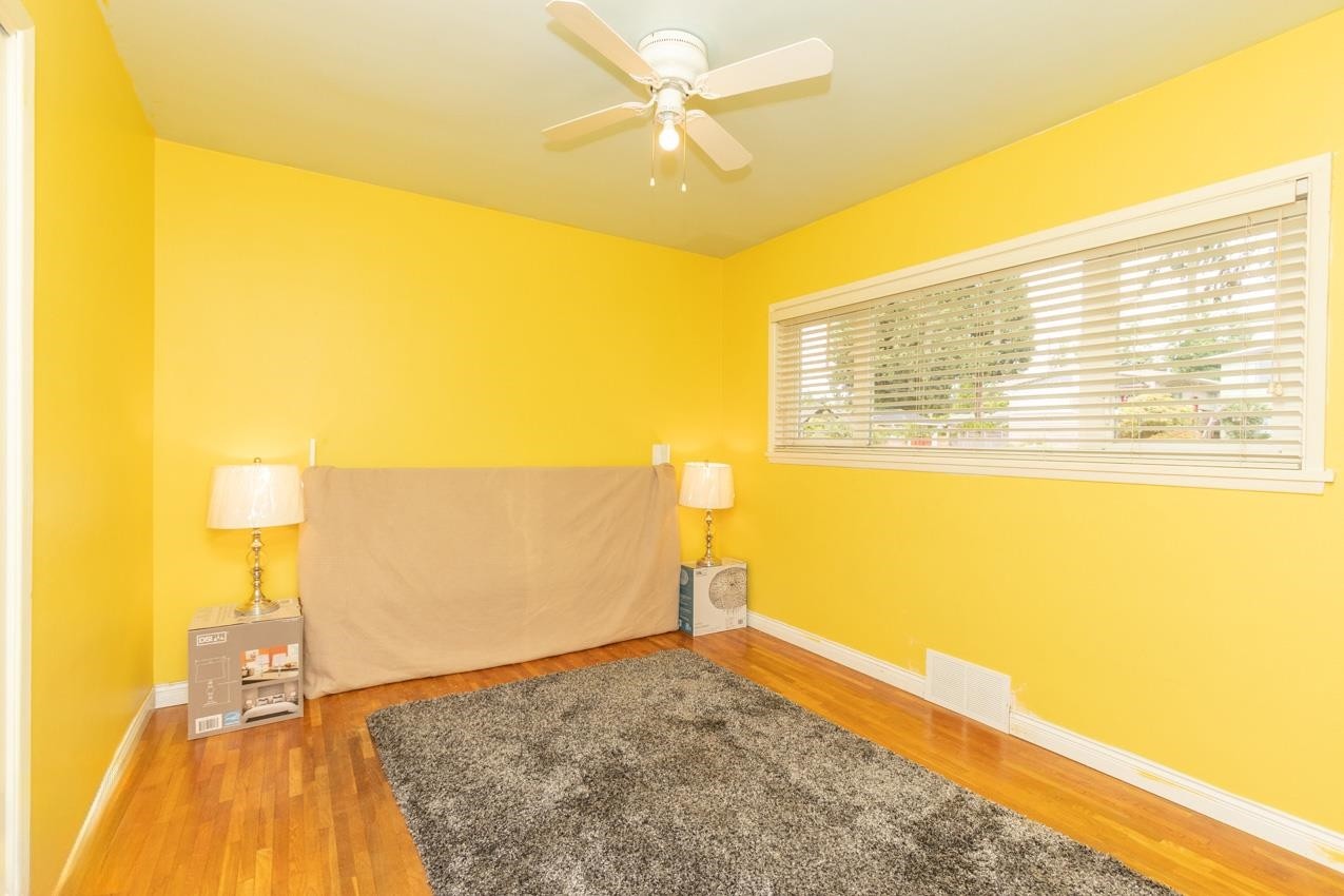 341 24Th Street W, North Vancouver, BC