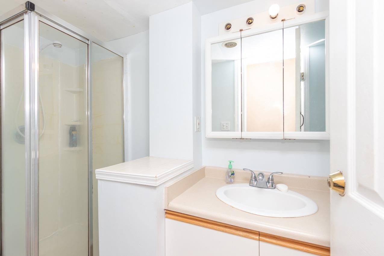 341 24Th Street W, North Vancouver, BC