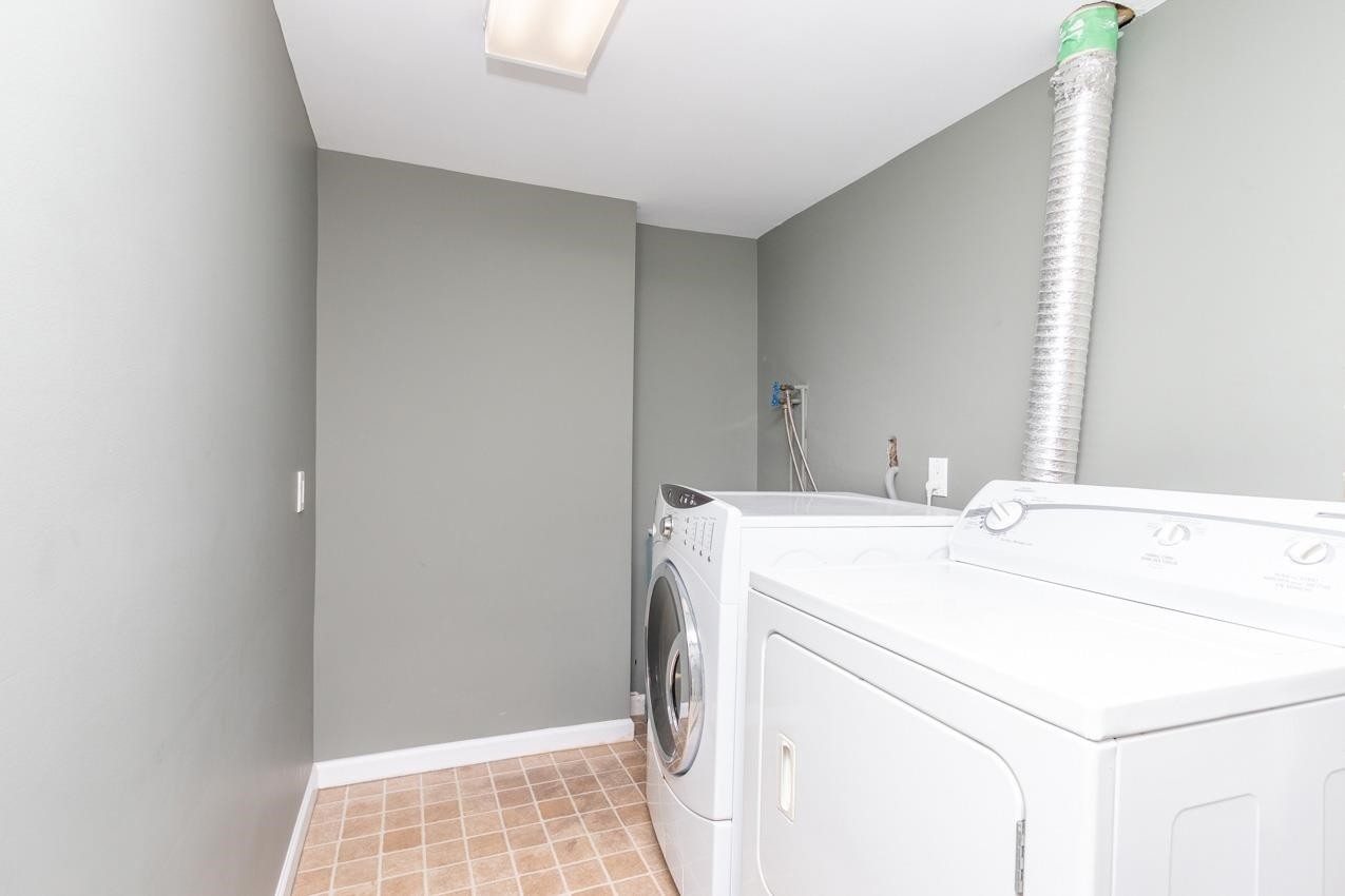 341 24Th Street W, North Vancouver, BC