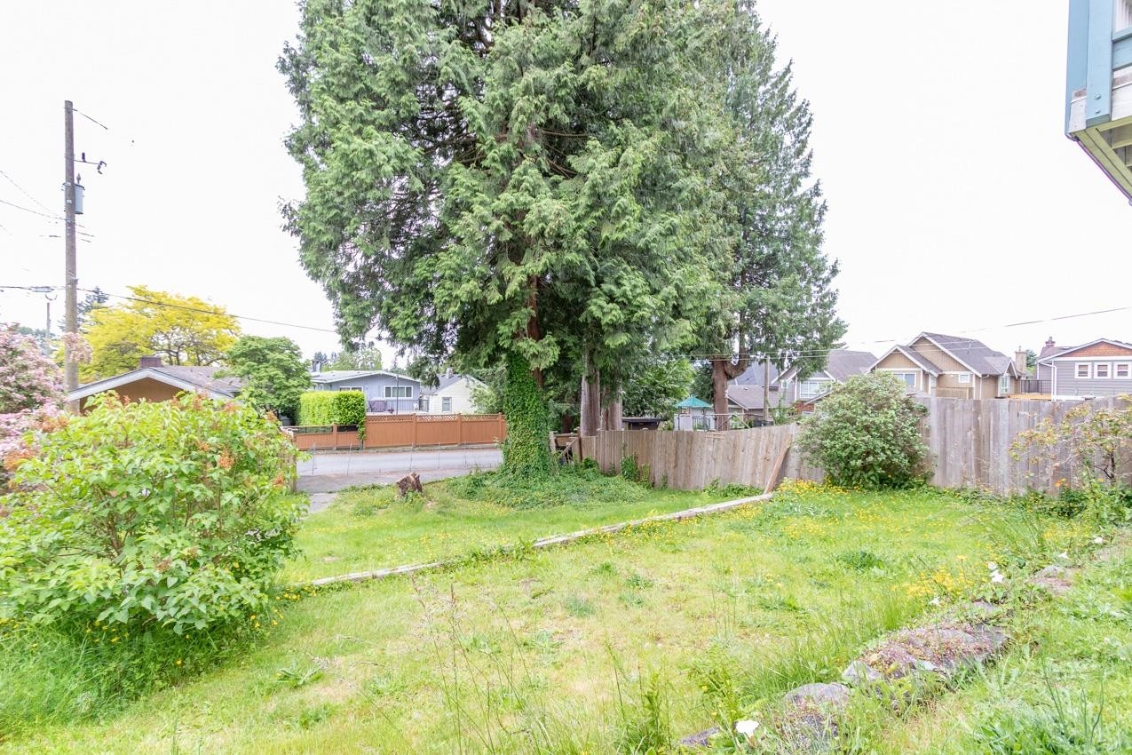 341 24Th Street W, North Vancouver, BC