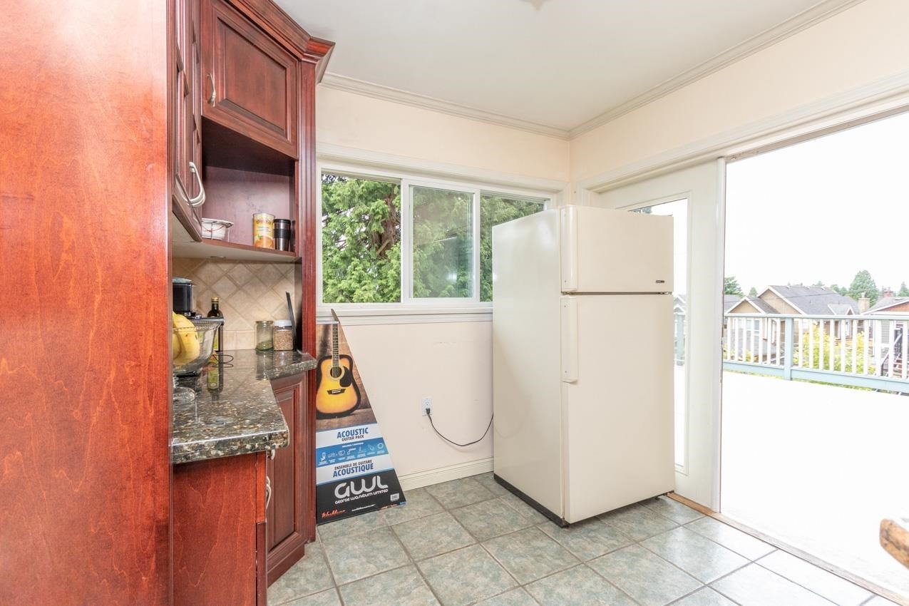 341 24Th Street W, North Vancouver, BC