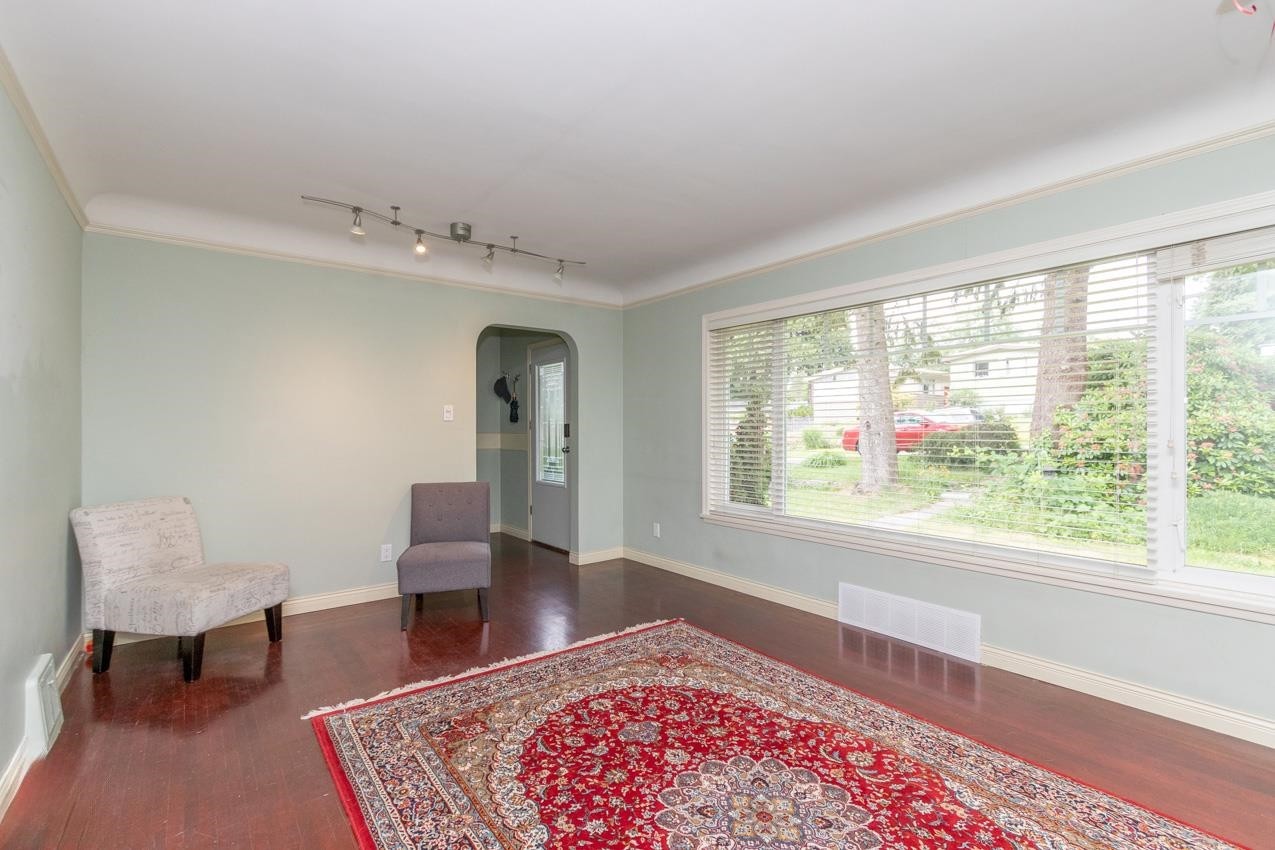 341 24Th Street W, North Vancouver, BC
