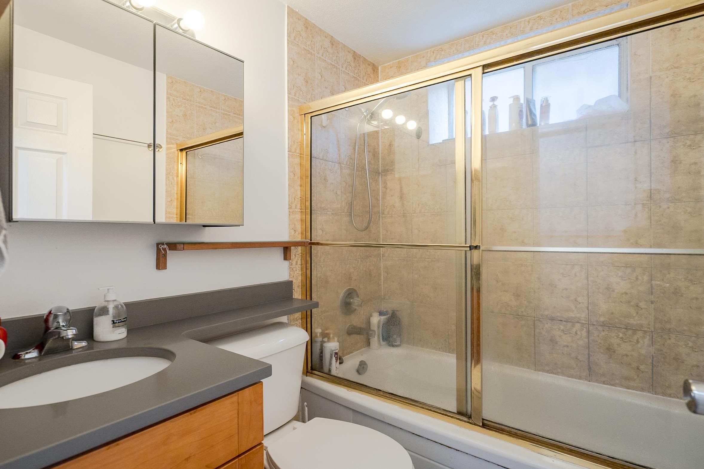 927 50Th Avenue E, Vancouver, BC
