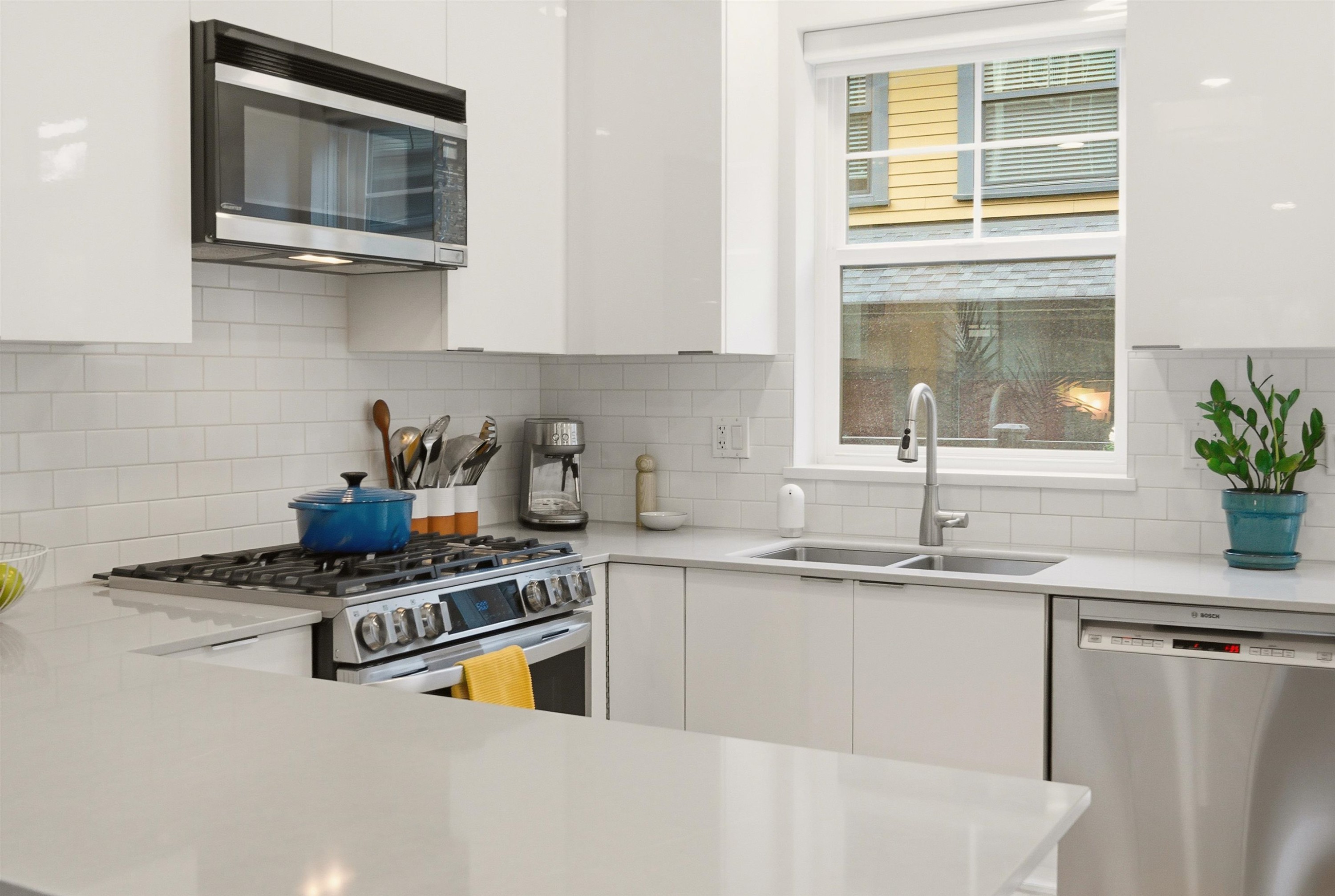 1837 Charles Street, Vancouver, BC