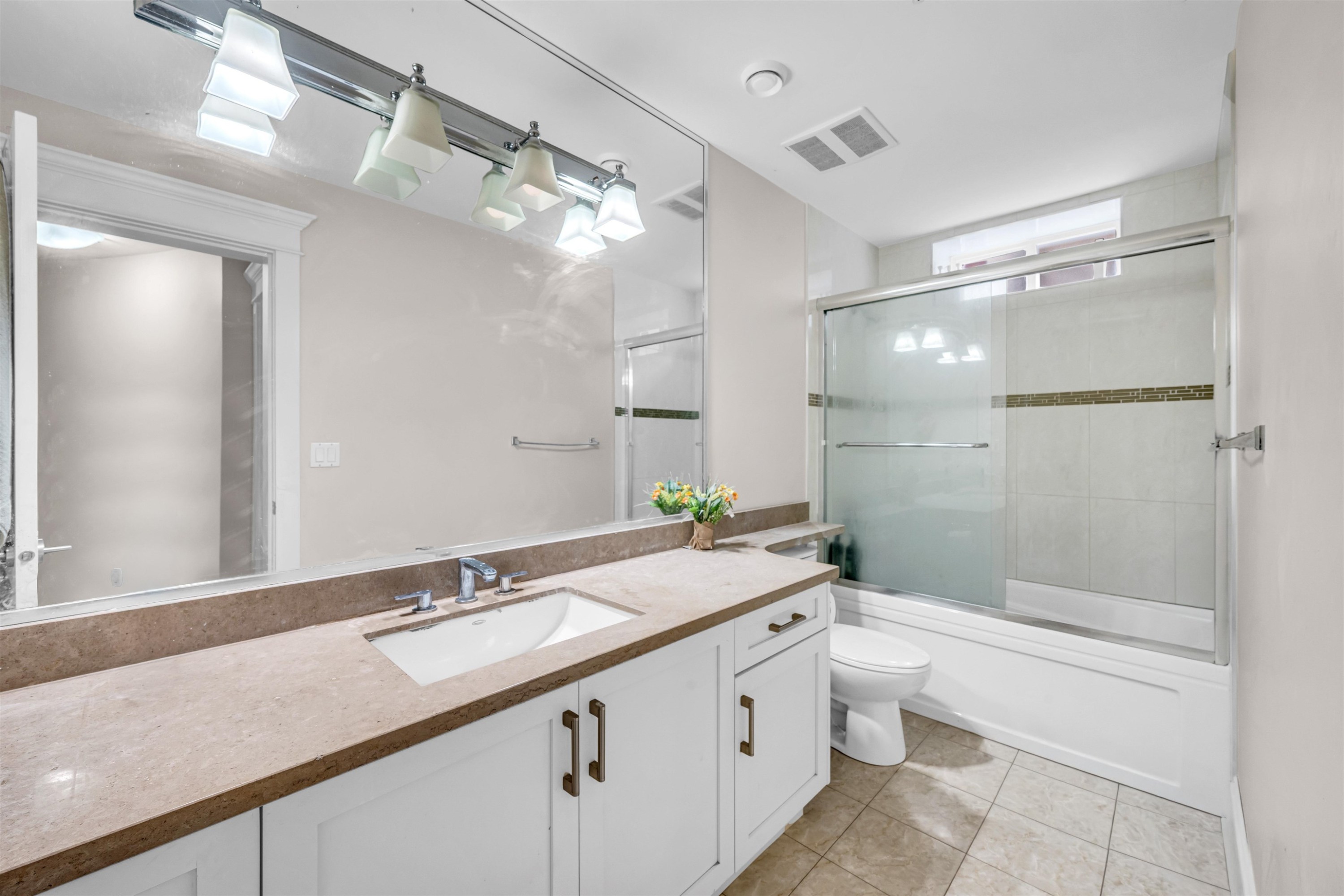 3549 46Th Avenue E, Vancouver, BC