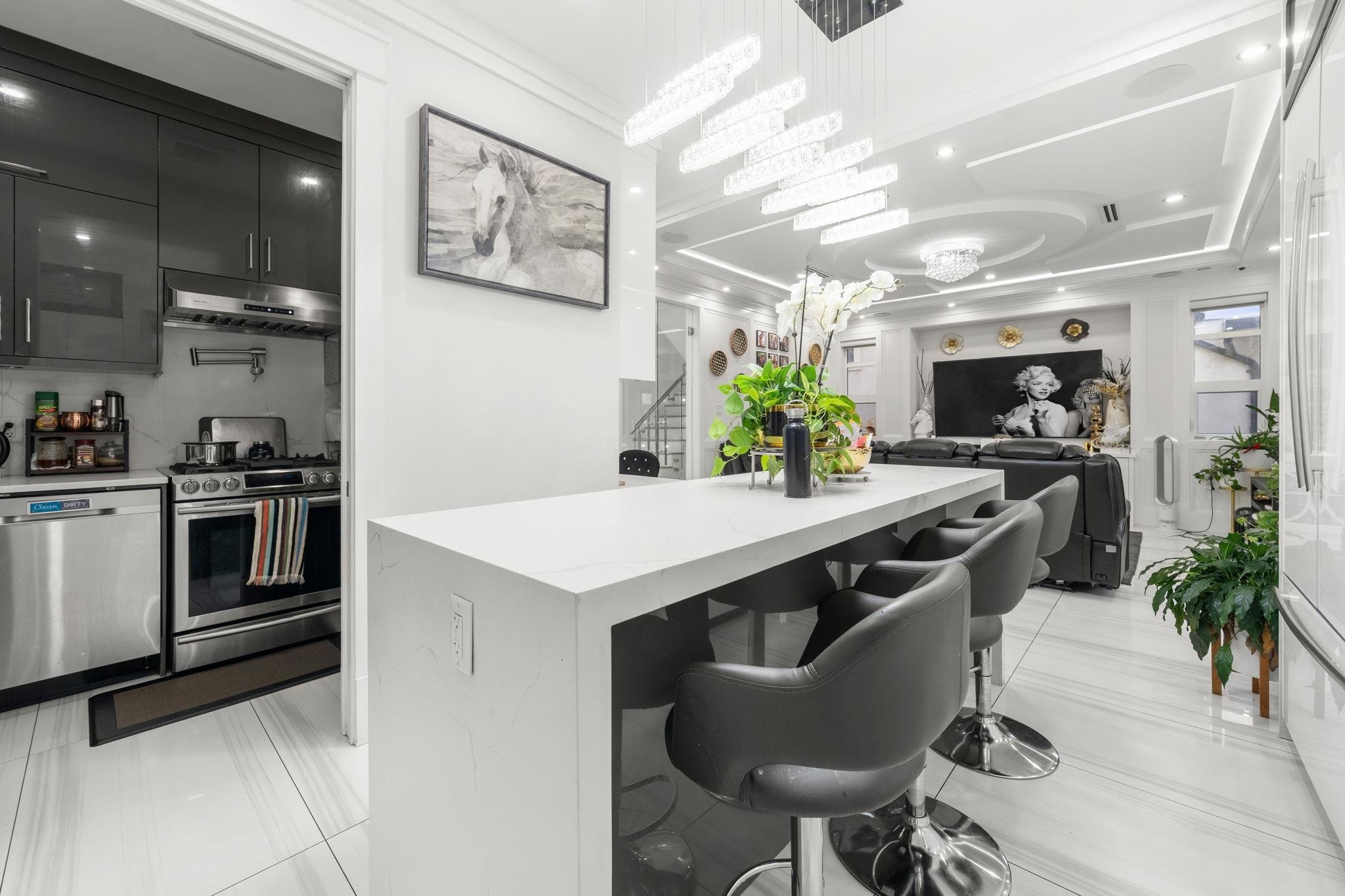 416 63Rd Avenue E, Vancouver, BC
